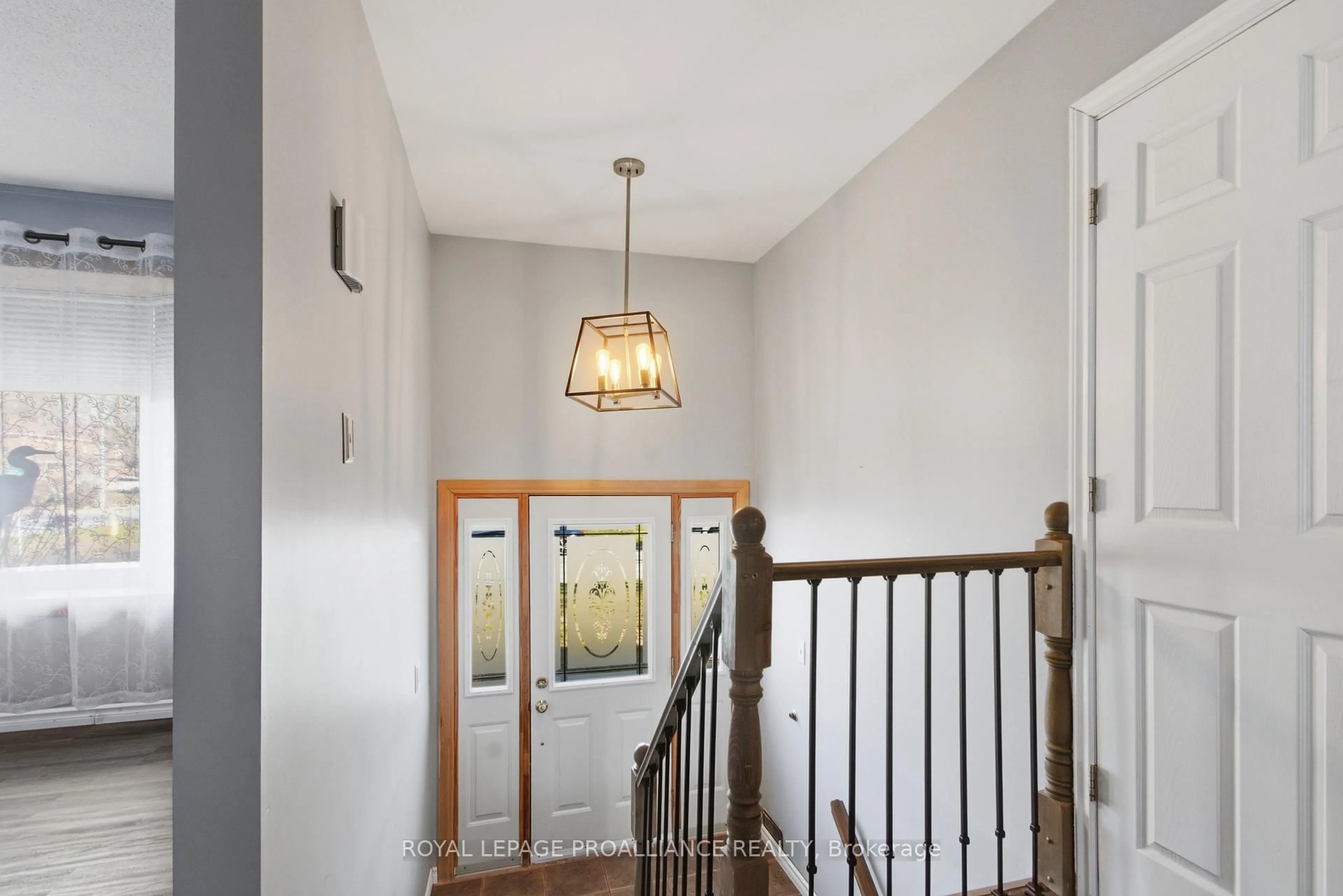 Indoor entryway for 4 O'Neil Cres, Quinte West Ontario K8V 5Y6