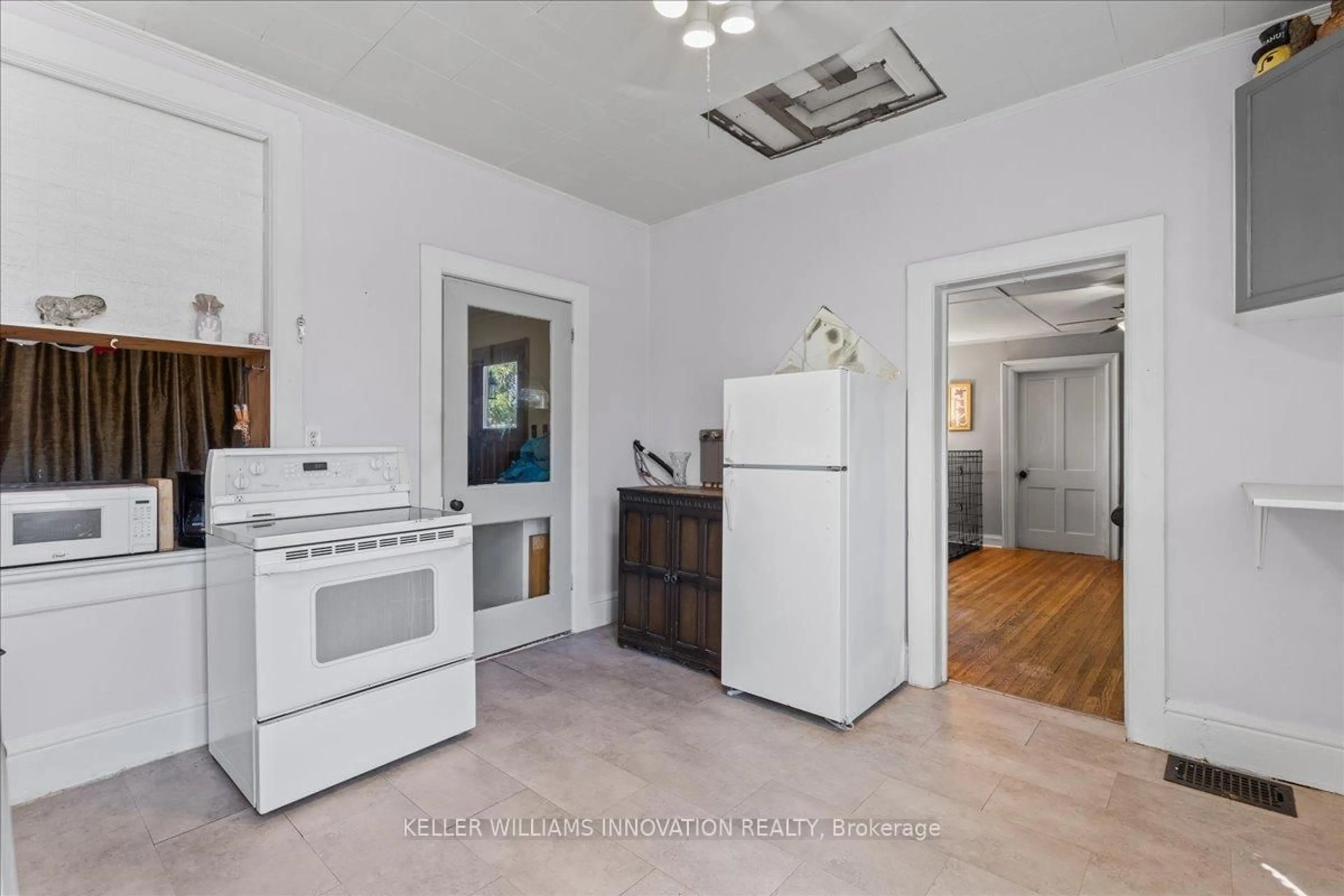 Unknown for 92 Francis St, Cambridge Ontario N1S 2A1