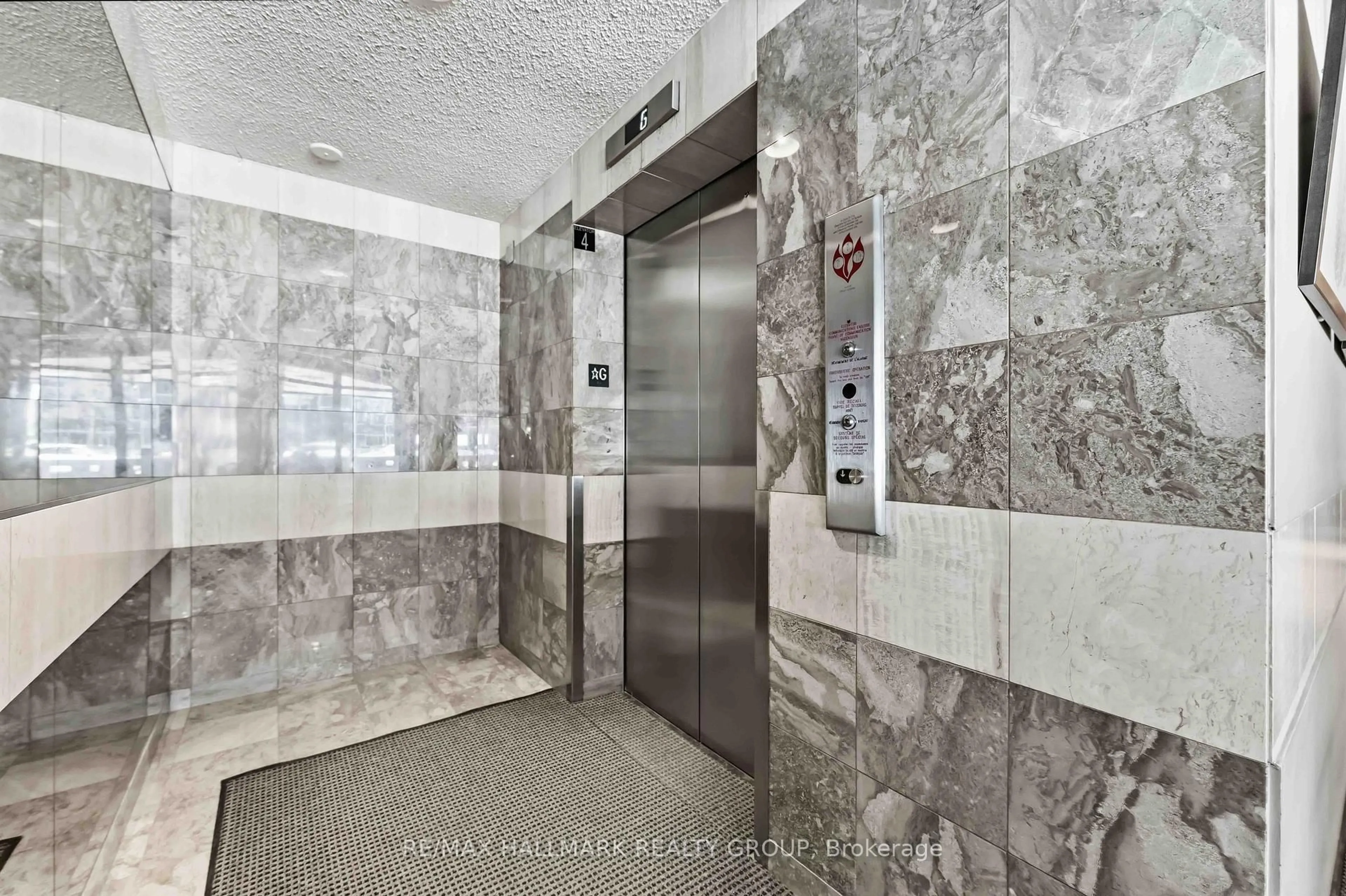 Unknown for 199 Kent St #1602, Ottawa Ontario K2P 2K8