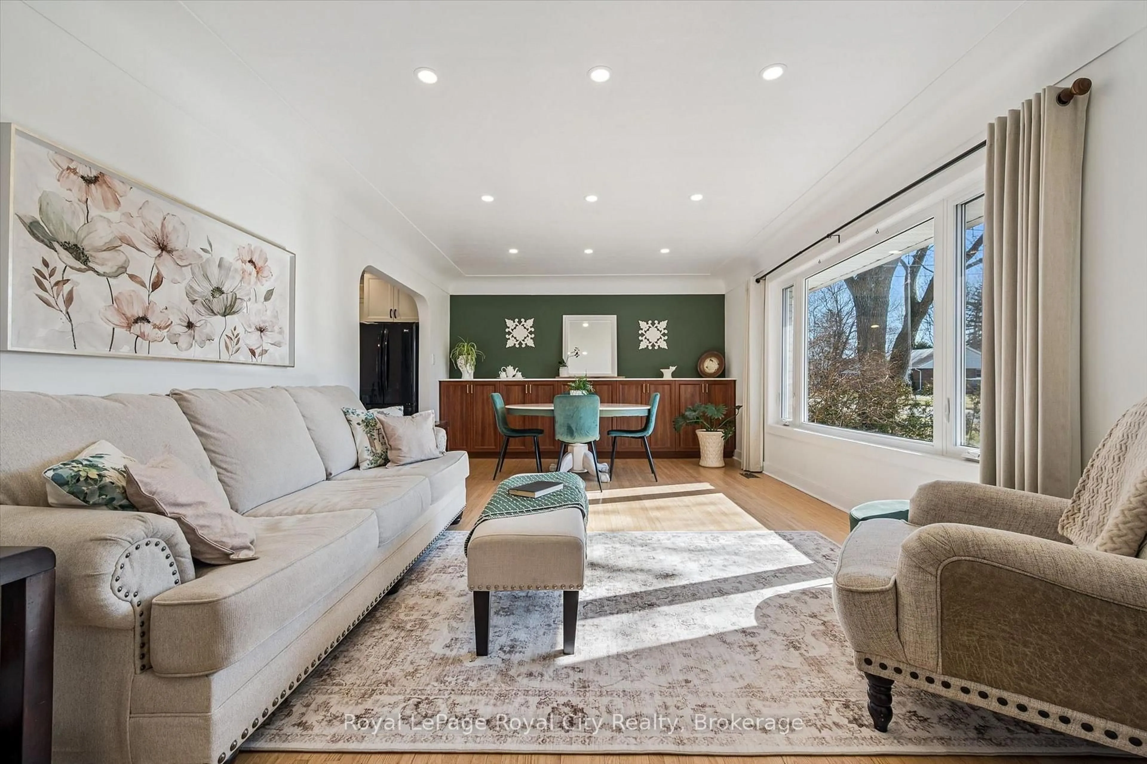 Living room with furniture, unknown for 2 Cadillac Dr, Guelph Ontario N1E 2B5