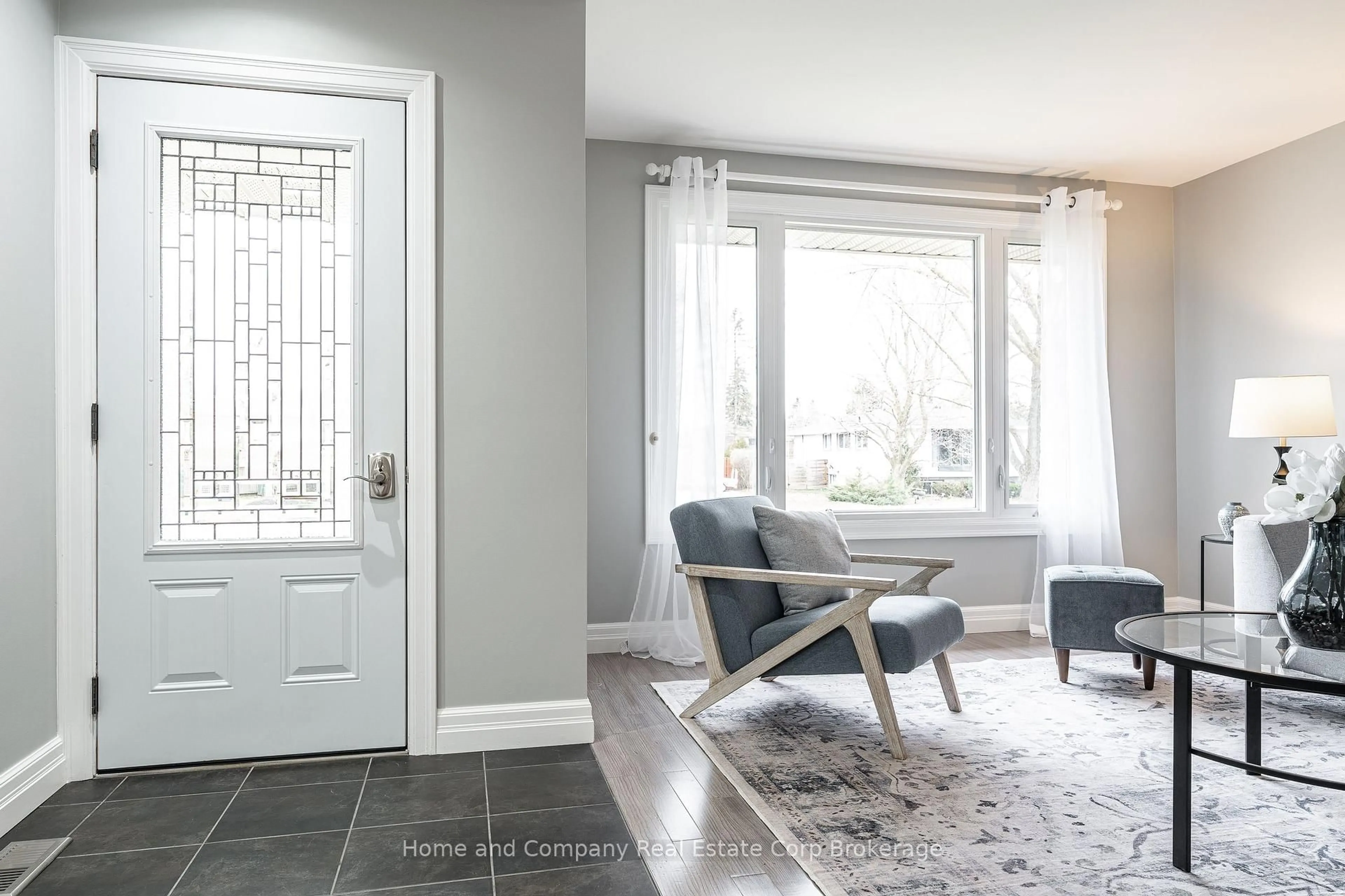 Indoor entryway for 41 Dorland Dr, Stratford Ontario N5A 5C9