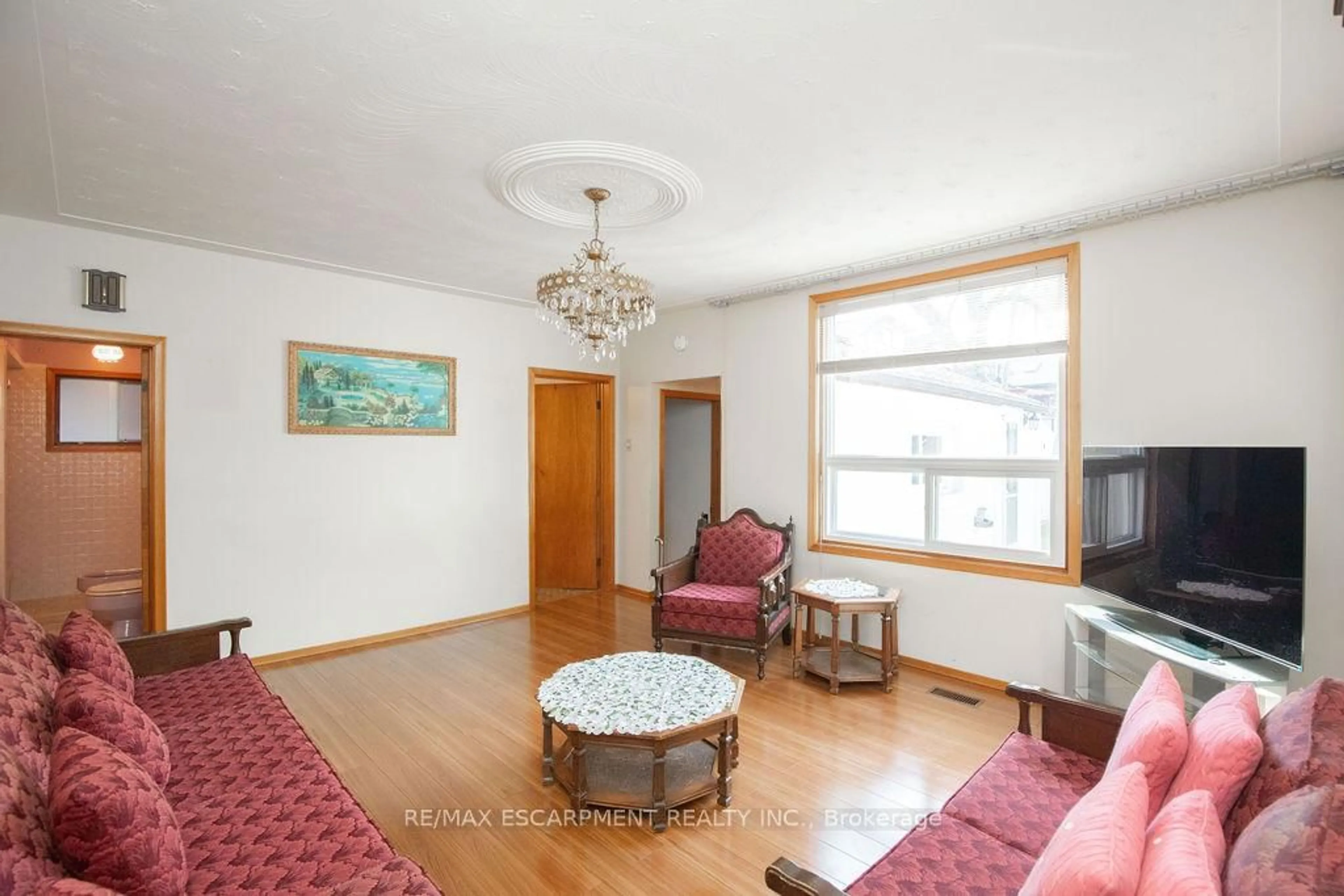 Living room with furniture, unknown for 91 Pearl St, Hamilton Ontario L8R 2Z2