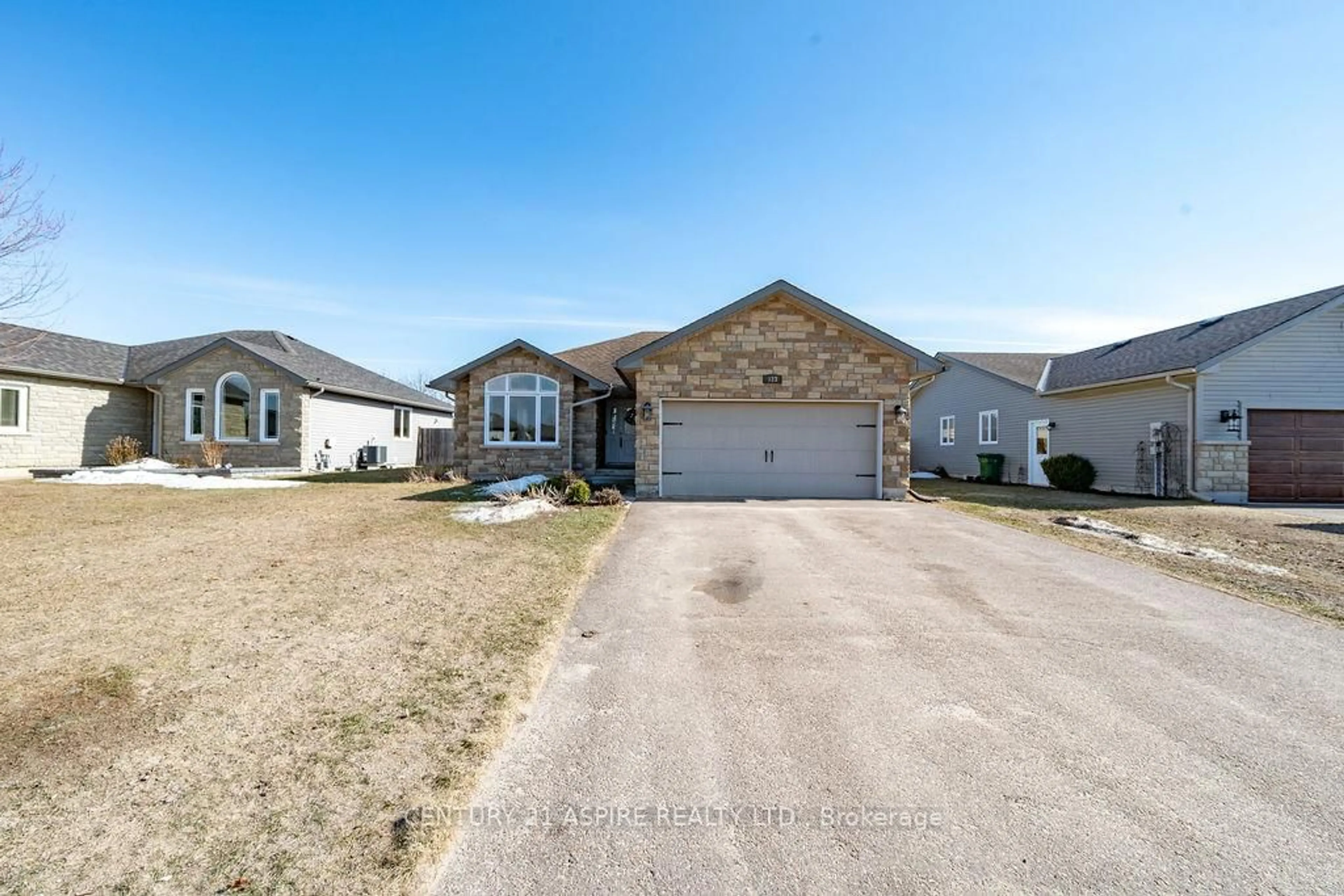 Unknown for 523 Turning Stone Cres, Petawawa Ontario K8H 0B3