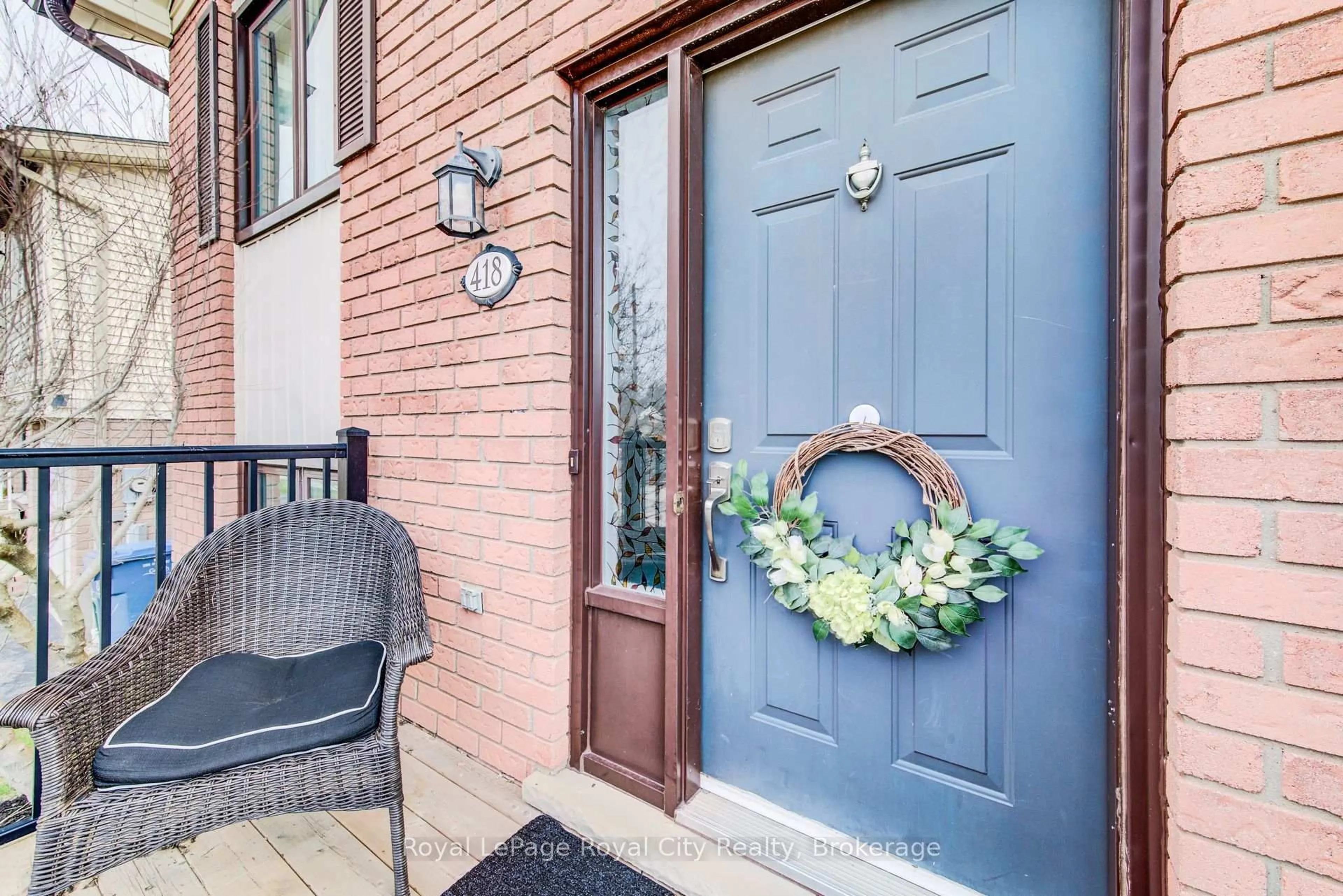 Indoor entryway for 418 Imperial Rd, Guelph Ontario N1K 1J9