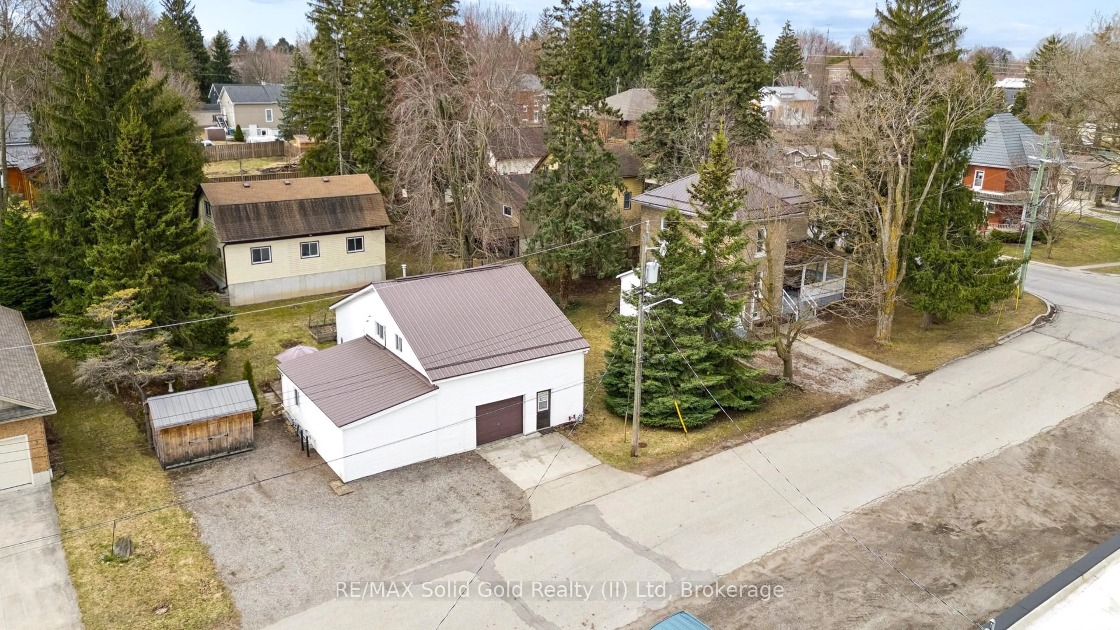 A pic from outside/outdoor area/front of a property/back of a property/a pic from drone, street for 3659 Nafziger Rd, Woolwich Ontario N0B 2T0