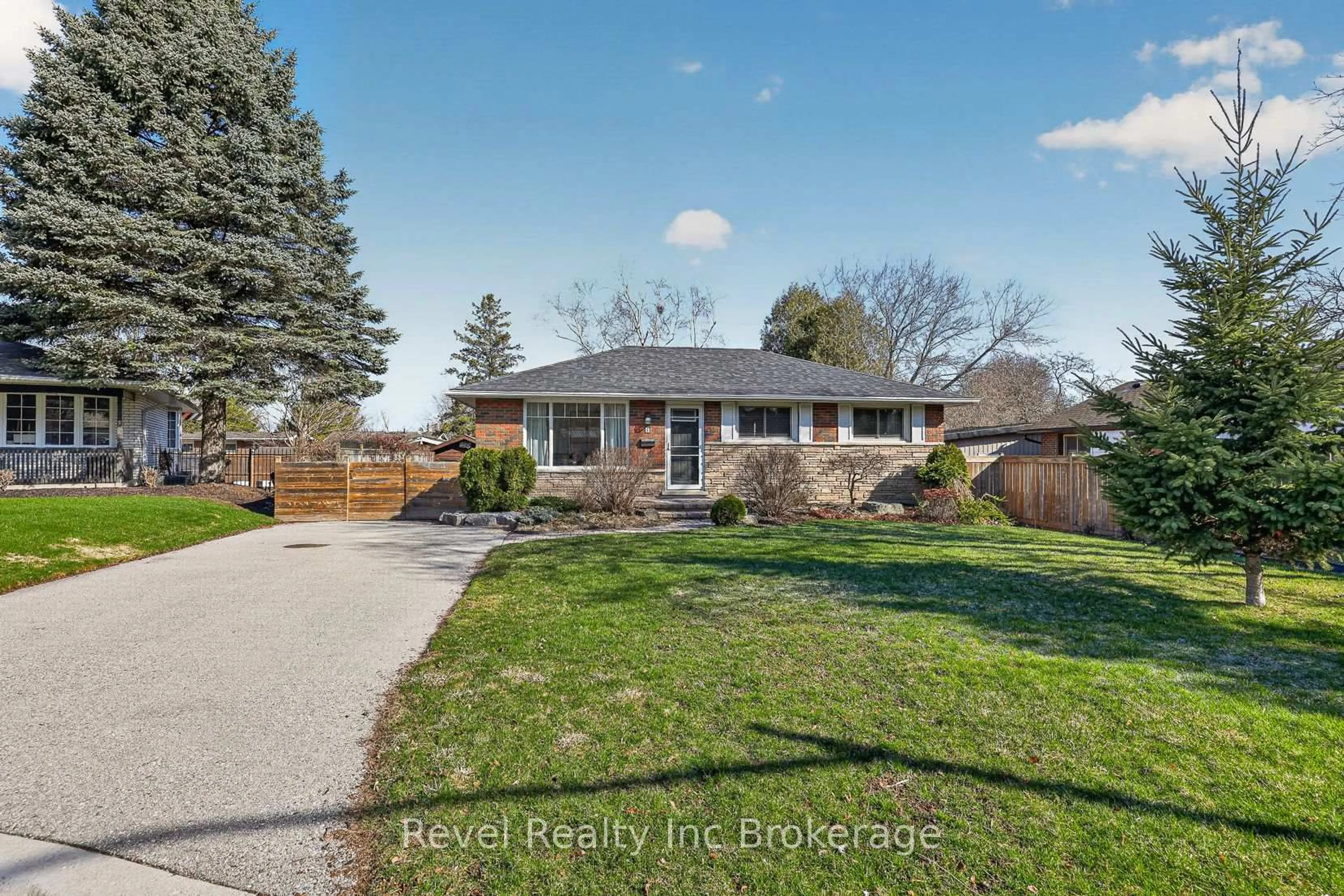 Unknown for 8 Elmwood Pl, Woodstock Ontario N4S 2K6