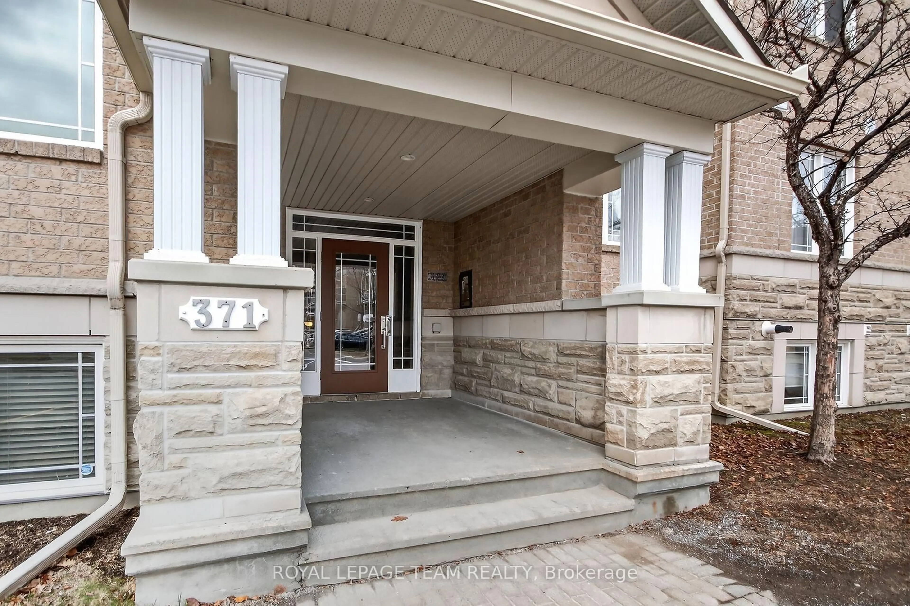 Indoor entryway for 371 Paseo Private #1, Nepean Ontario K2G 4P1