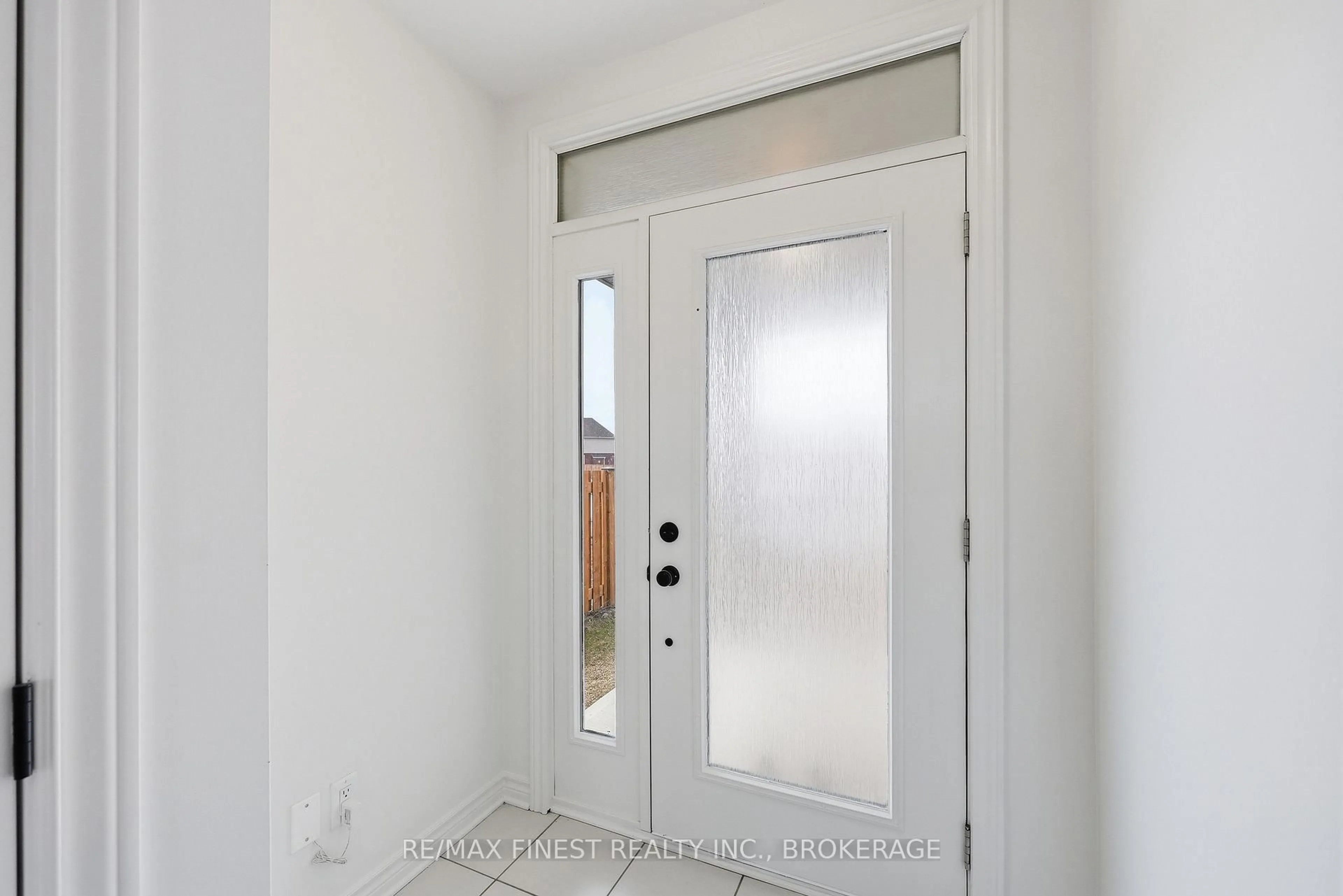 Indoor entryway for 1399 Demers Ave, Kingston Ontario K7M 0J1