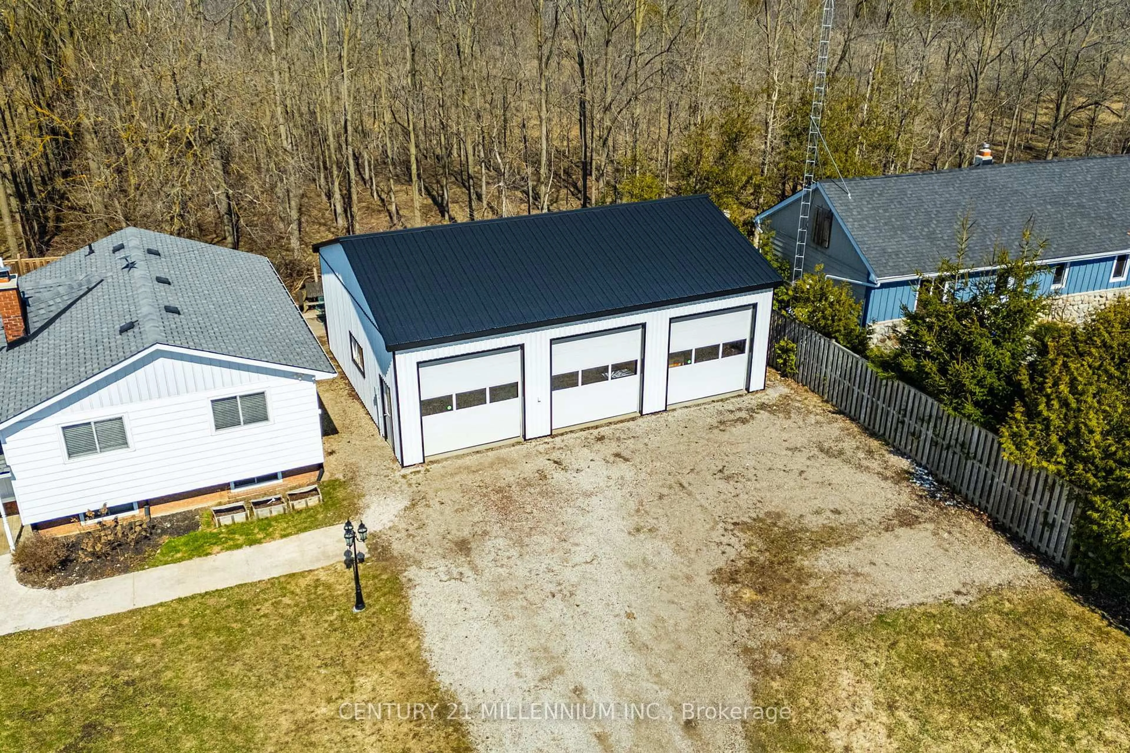 A pic from outside/outdoor area/front of a property/back of a property/a pic from drone, building for 5767 Fourth Line, Guelph/Eramosa Ontario N0B 2K0