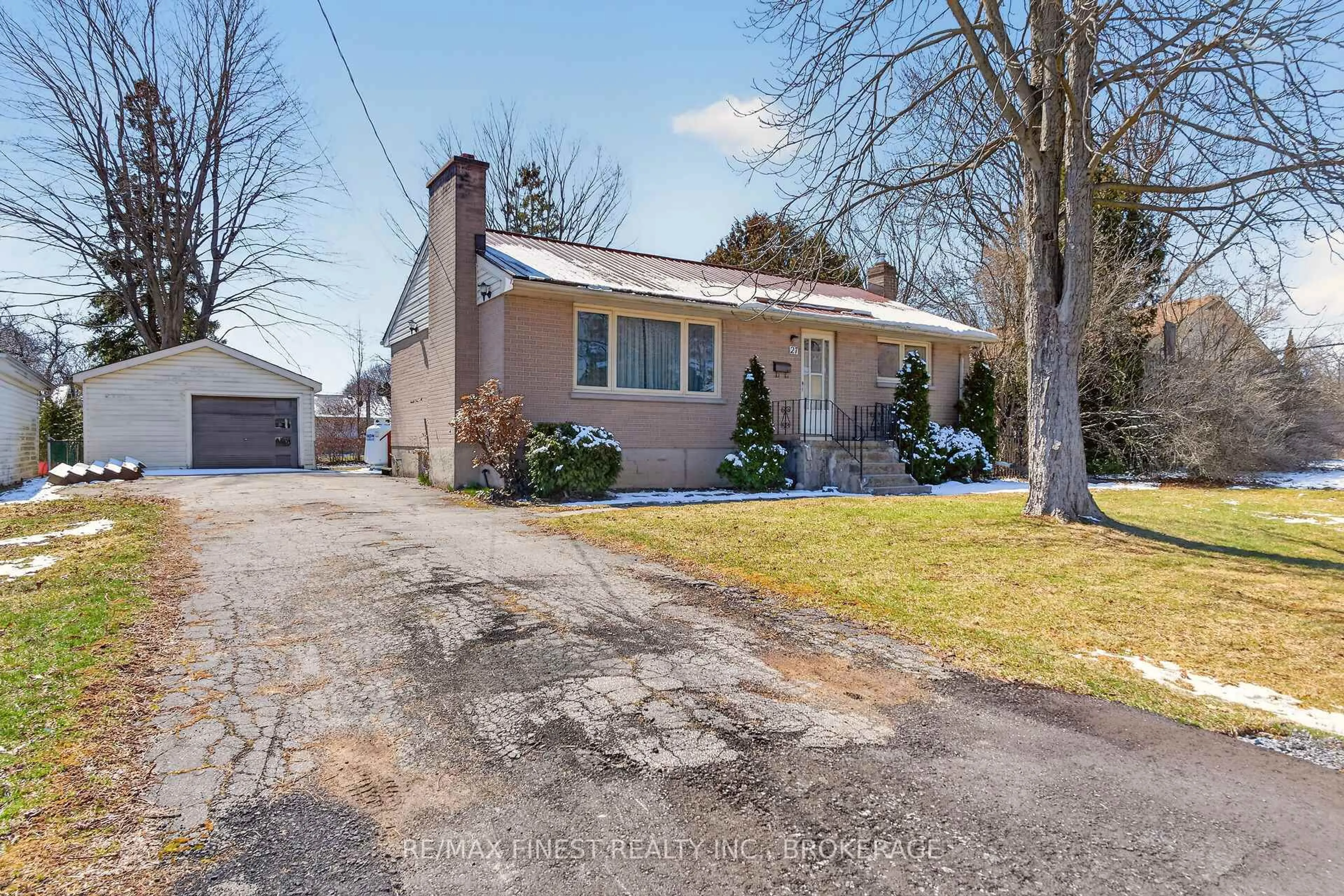 Unknown for 27 Lennox St, Kingston Ontario K7M 4S1