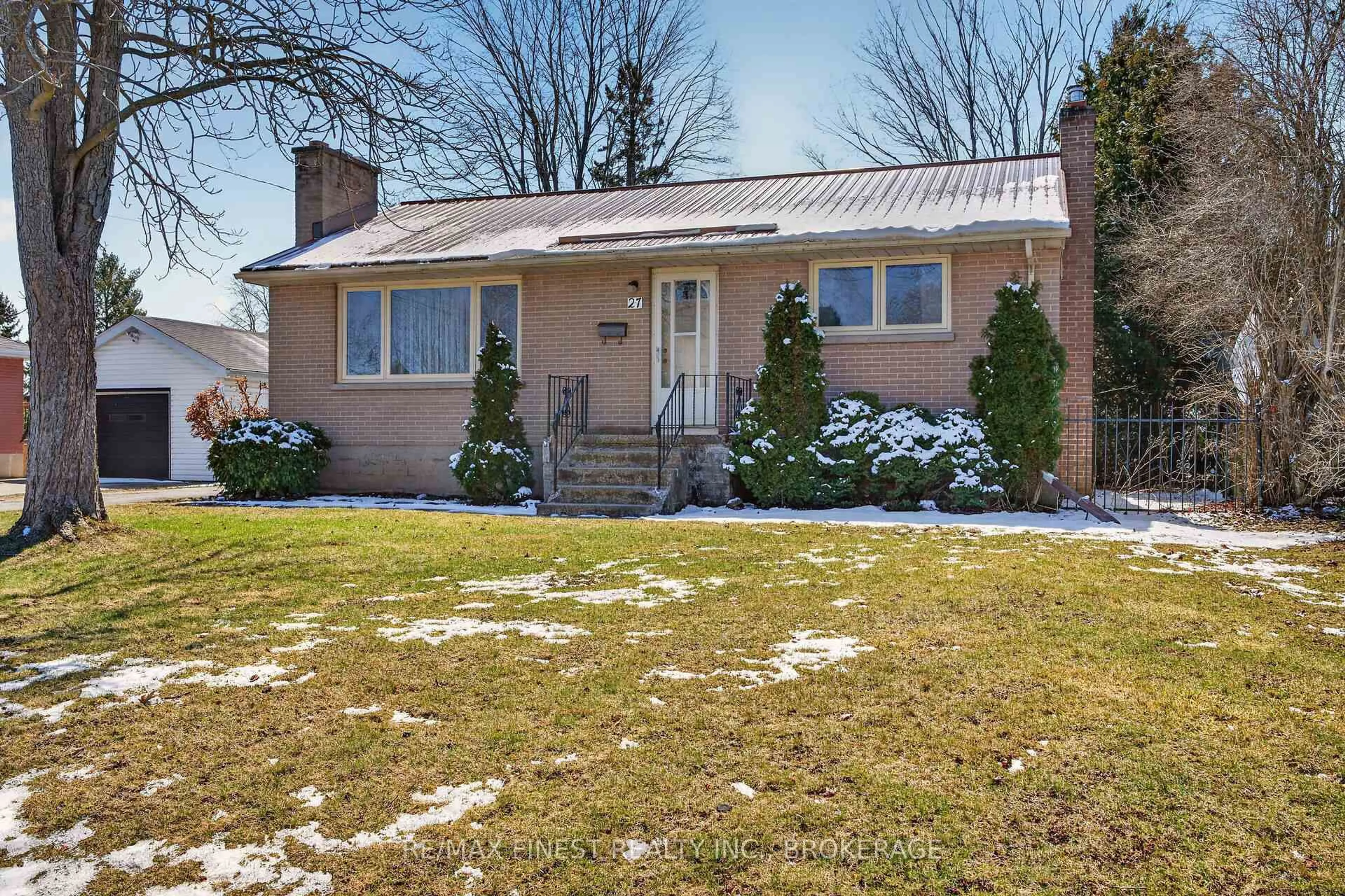 Unknown for 27 Lennox St, Kingston Ontario K7M 4S1