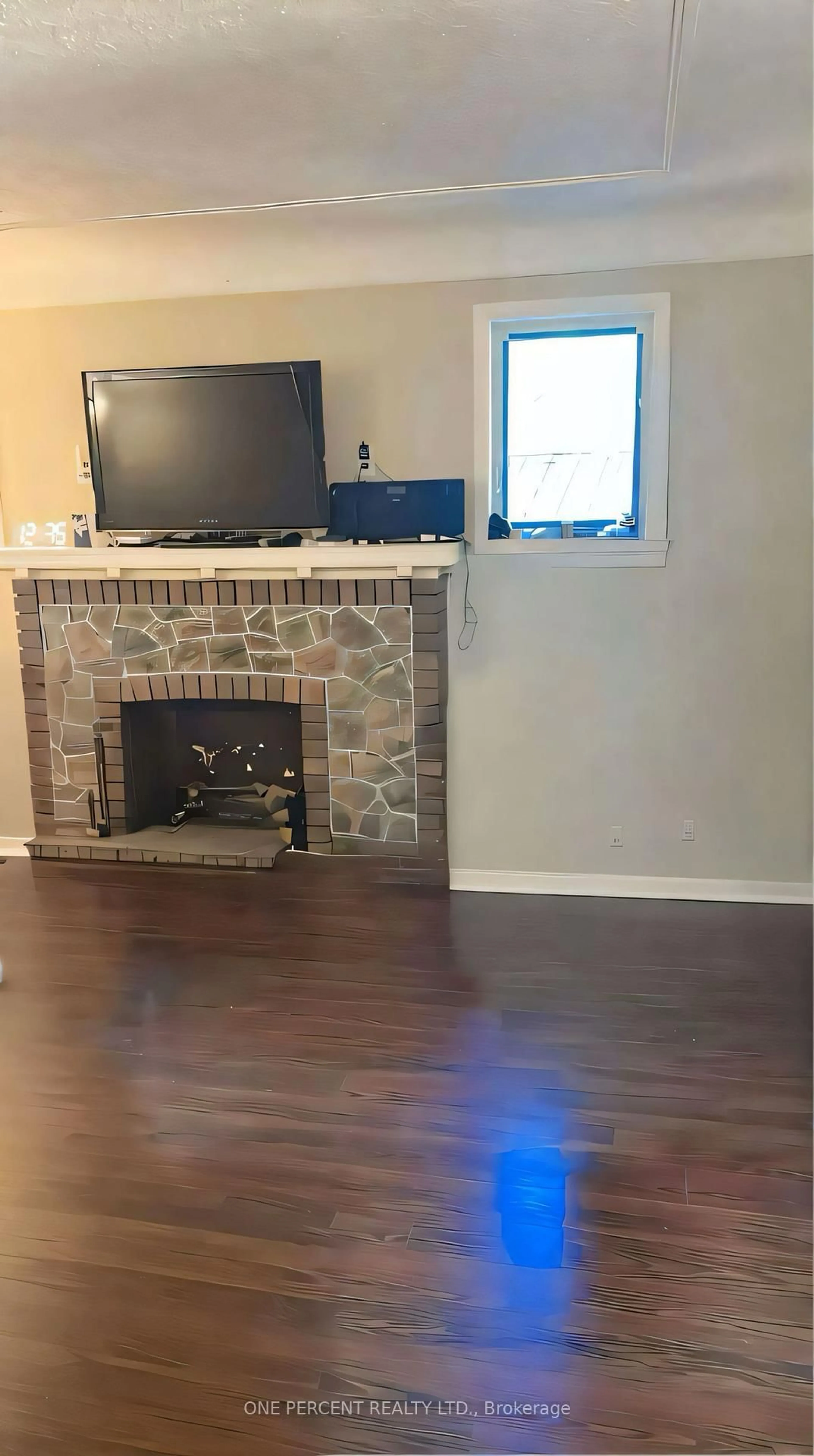 A pic of a room for 13 Moir St, London North Ontario N6H 1H7