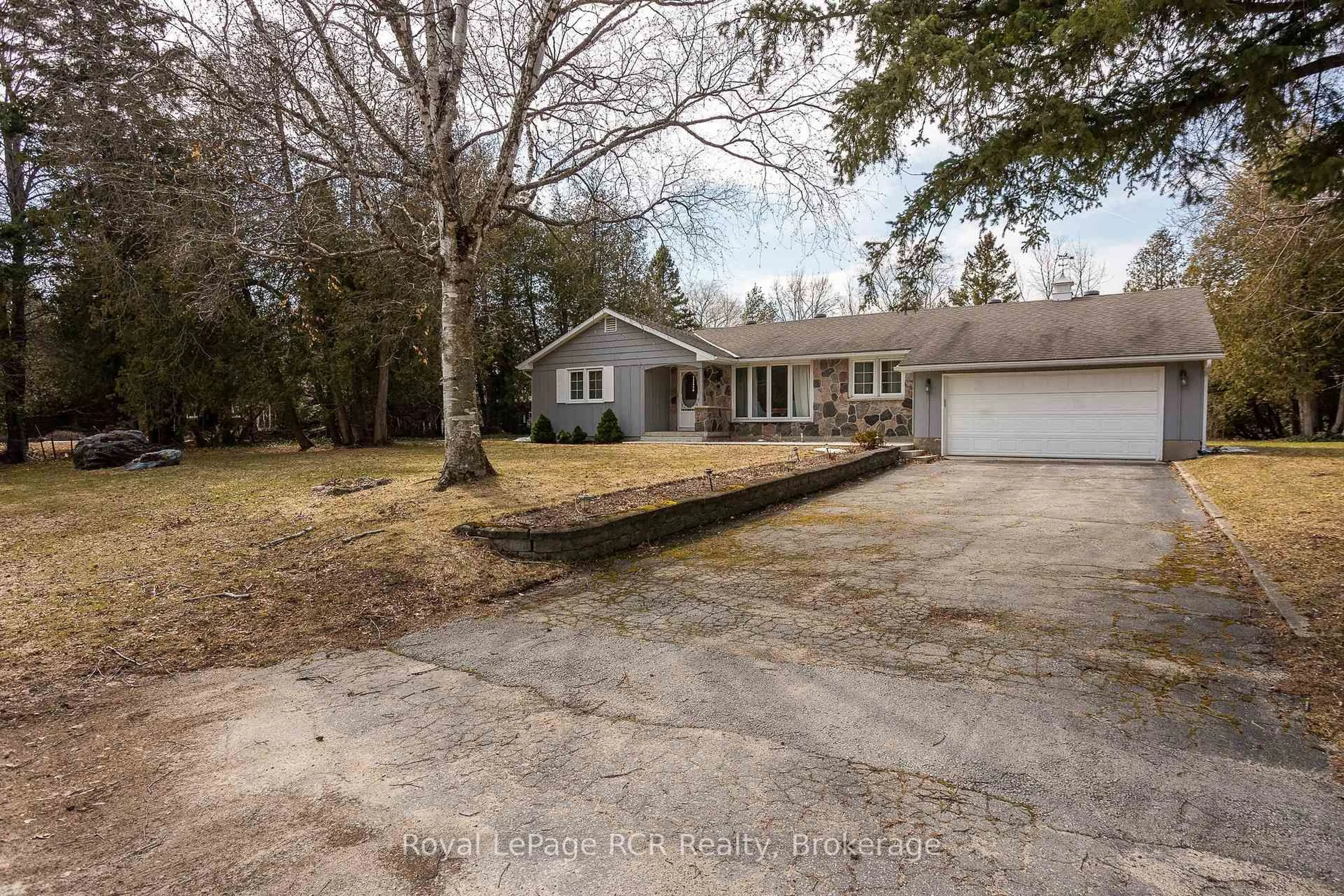 A pic from outside/outdoor area/front of a property/back of a property/a pic from drone, street for 406 Balmy Beach Rd, Georgian Bluffs Ontario N4K 5N4