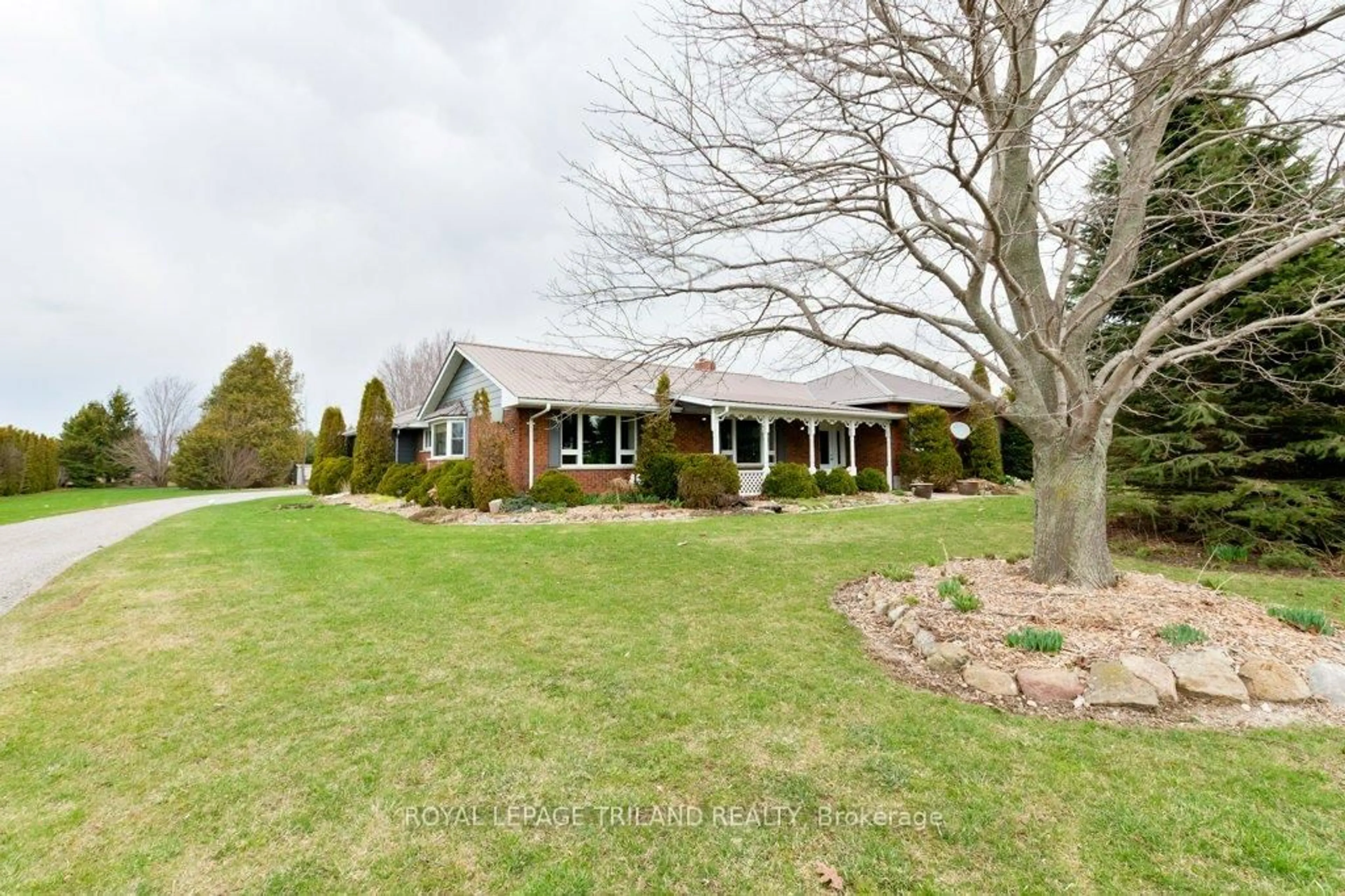 A pic from outside/outdoor area/front of a property/back of a property/a pic from drone, street for 51218 Nova Scotia Line, Malahide Ontario N5H 2R2