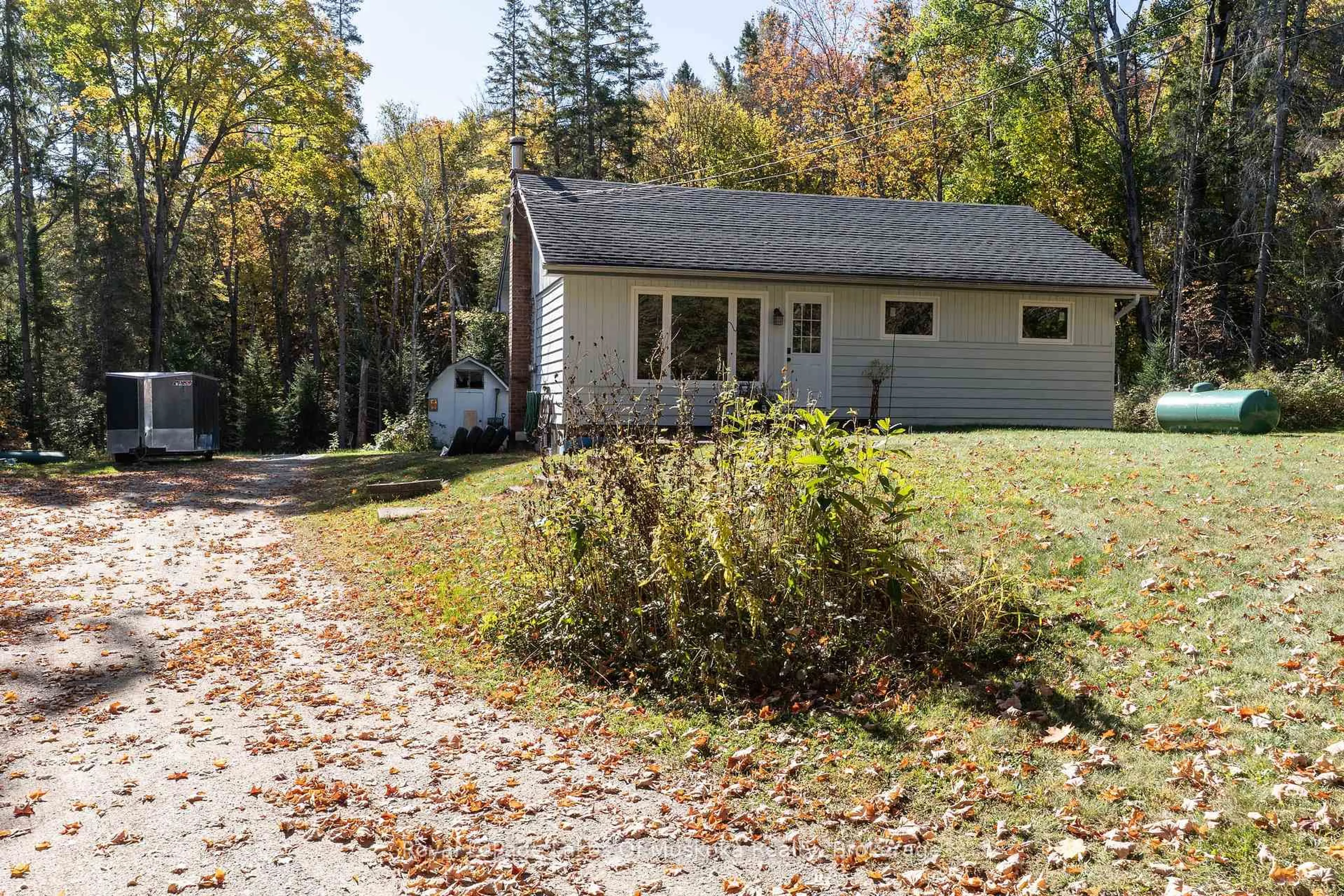 Patio, unknown for 265 Chub Lake Rd, Huntsville Ontario P1H 1S4