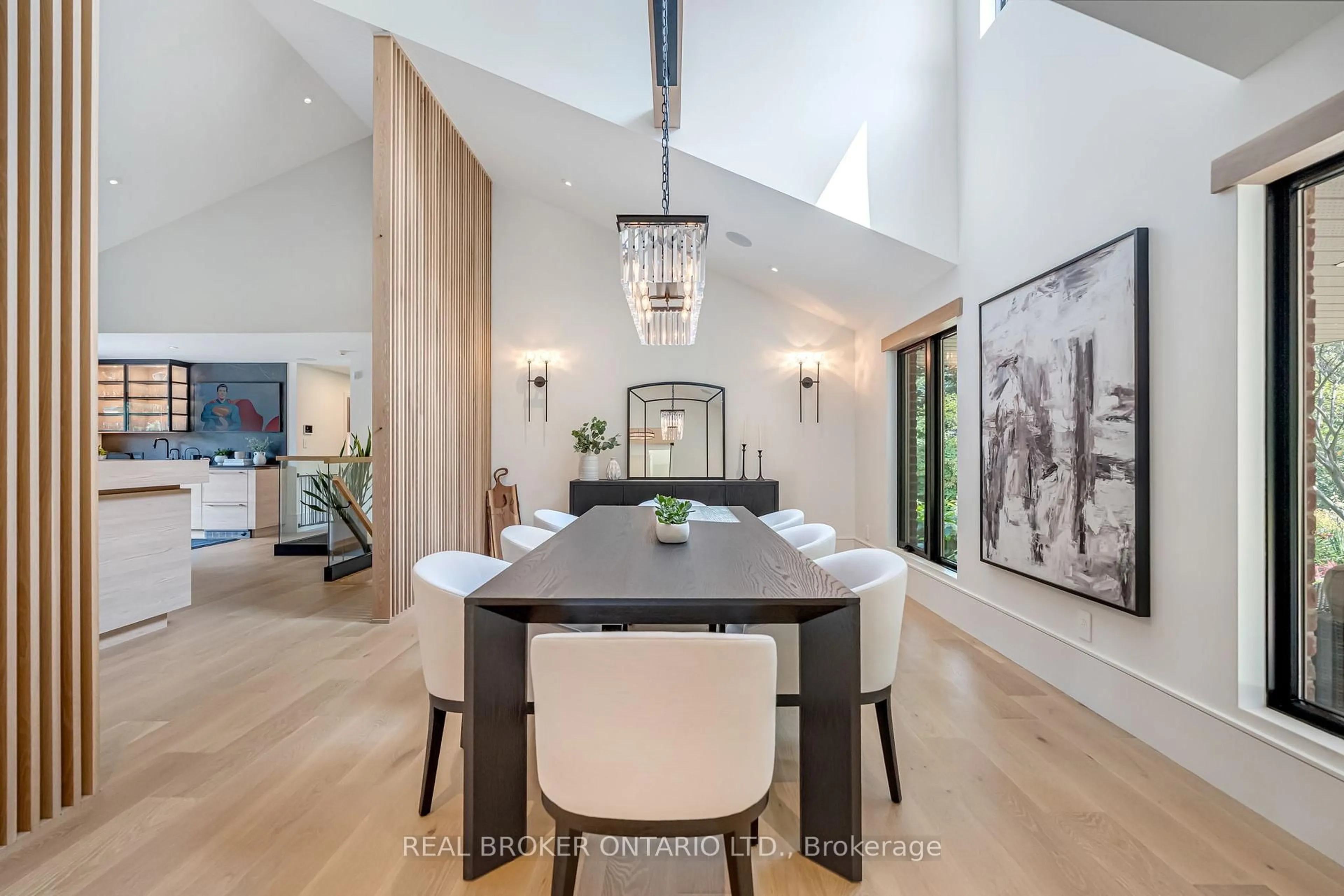 Dining room, wood/laminate floor for 18 Fox Run Dr, Puslinch Ontario N0B 2J0