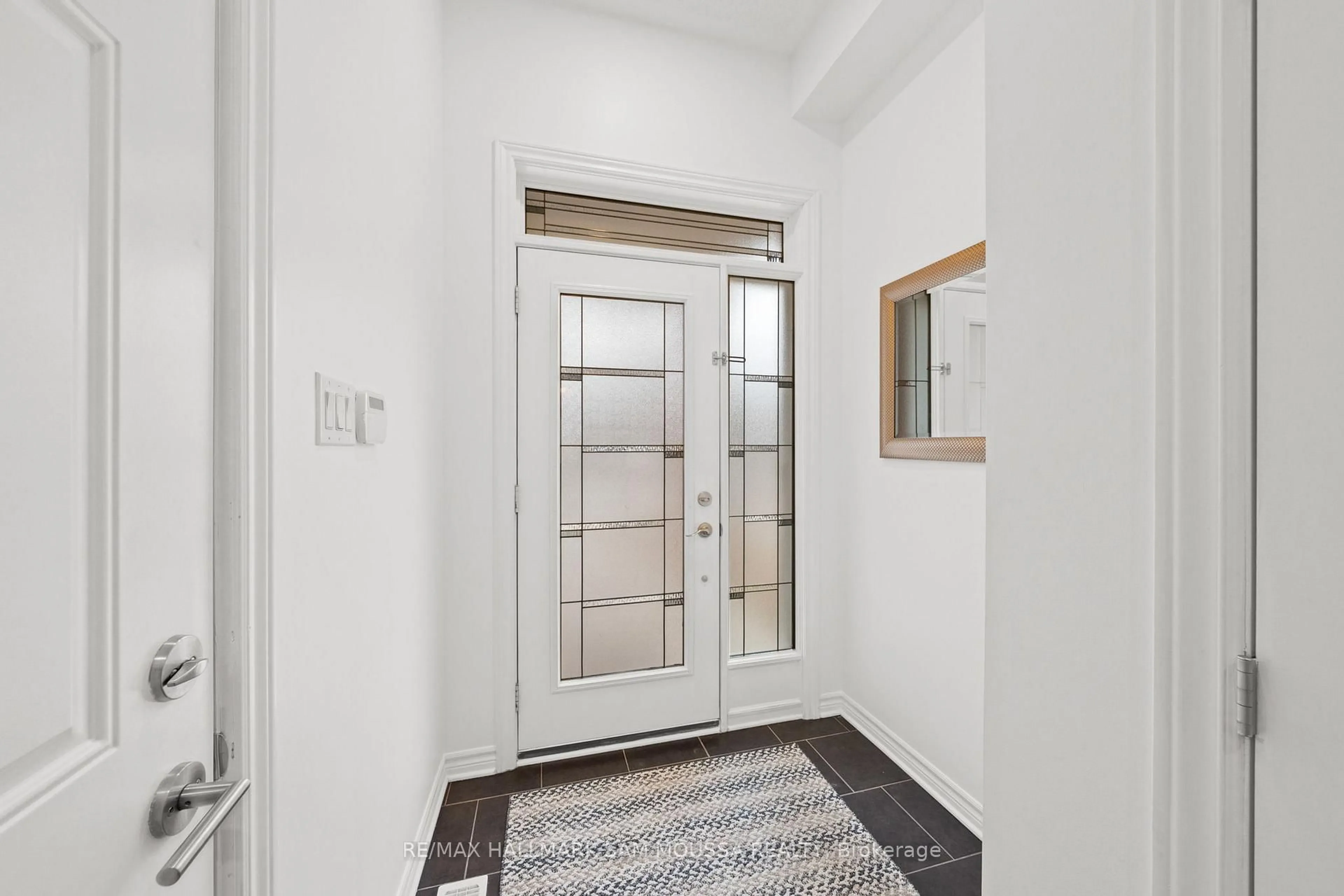 Indoor entryway for 185 Flat Sedge Cres, Ottawa Ontario K1T 0G9