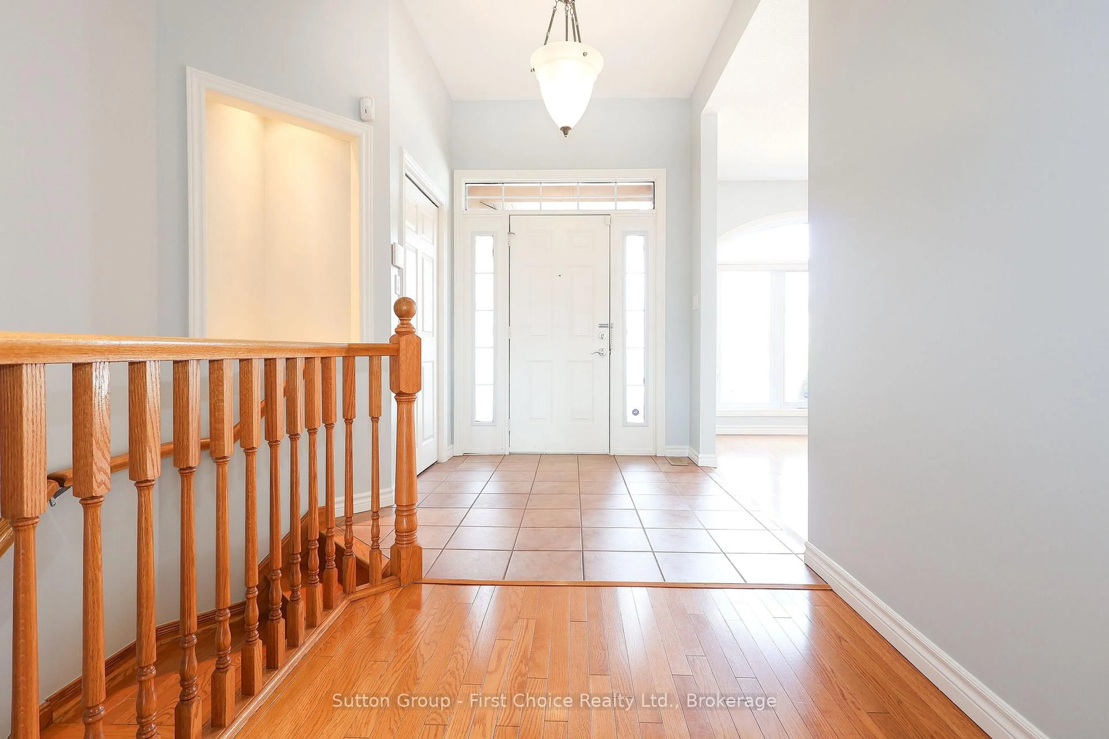 Indoor entryway for 59 EAGLE Dr ##23, Stratford Ontario N5A 7Z1