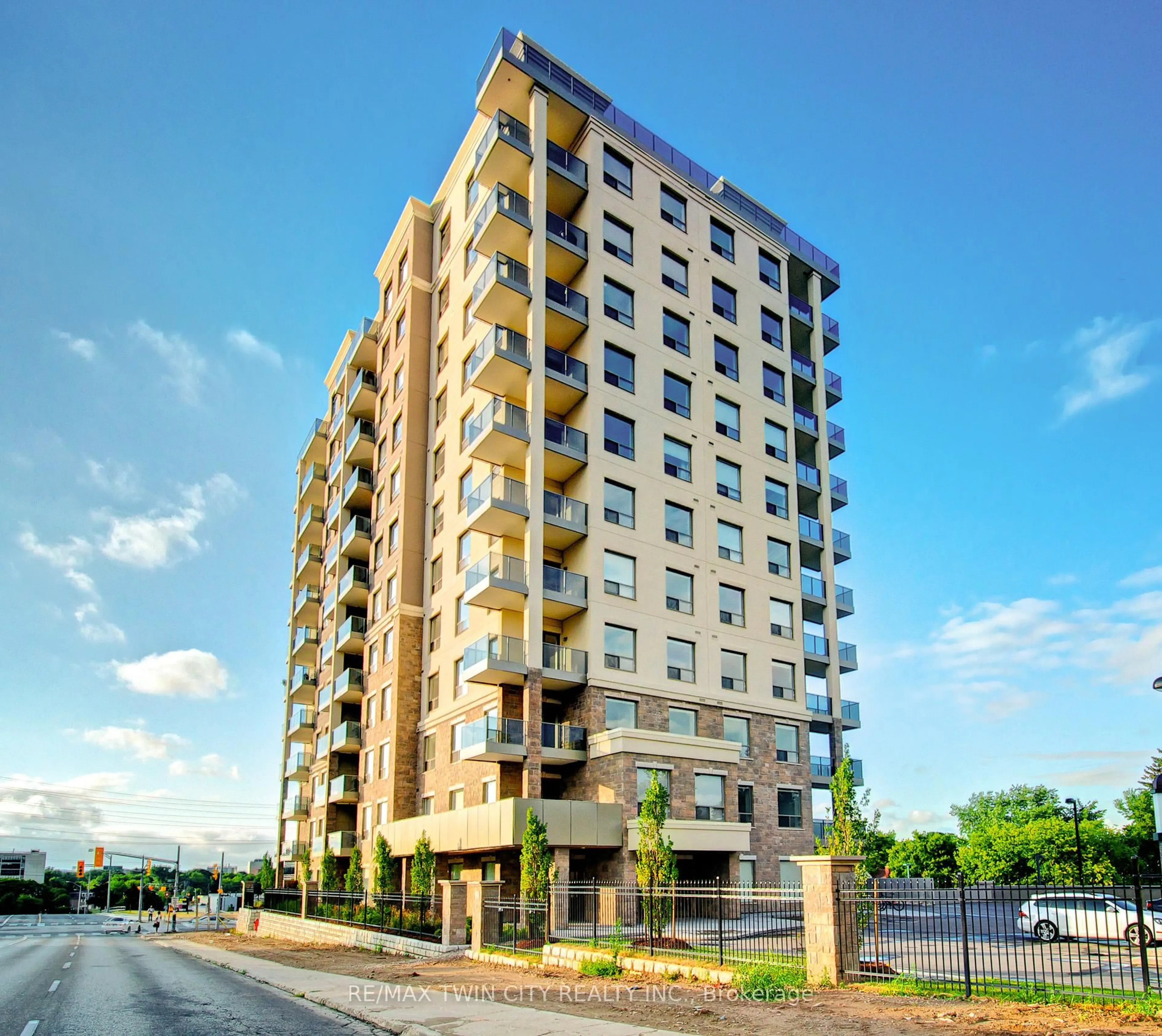 Unknown for 223 Erb St #704, Waterloo Ontario N2L 0B3