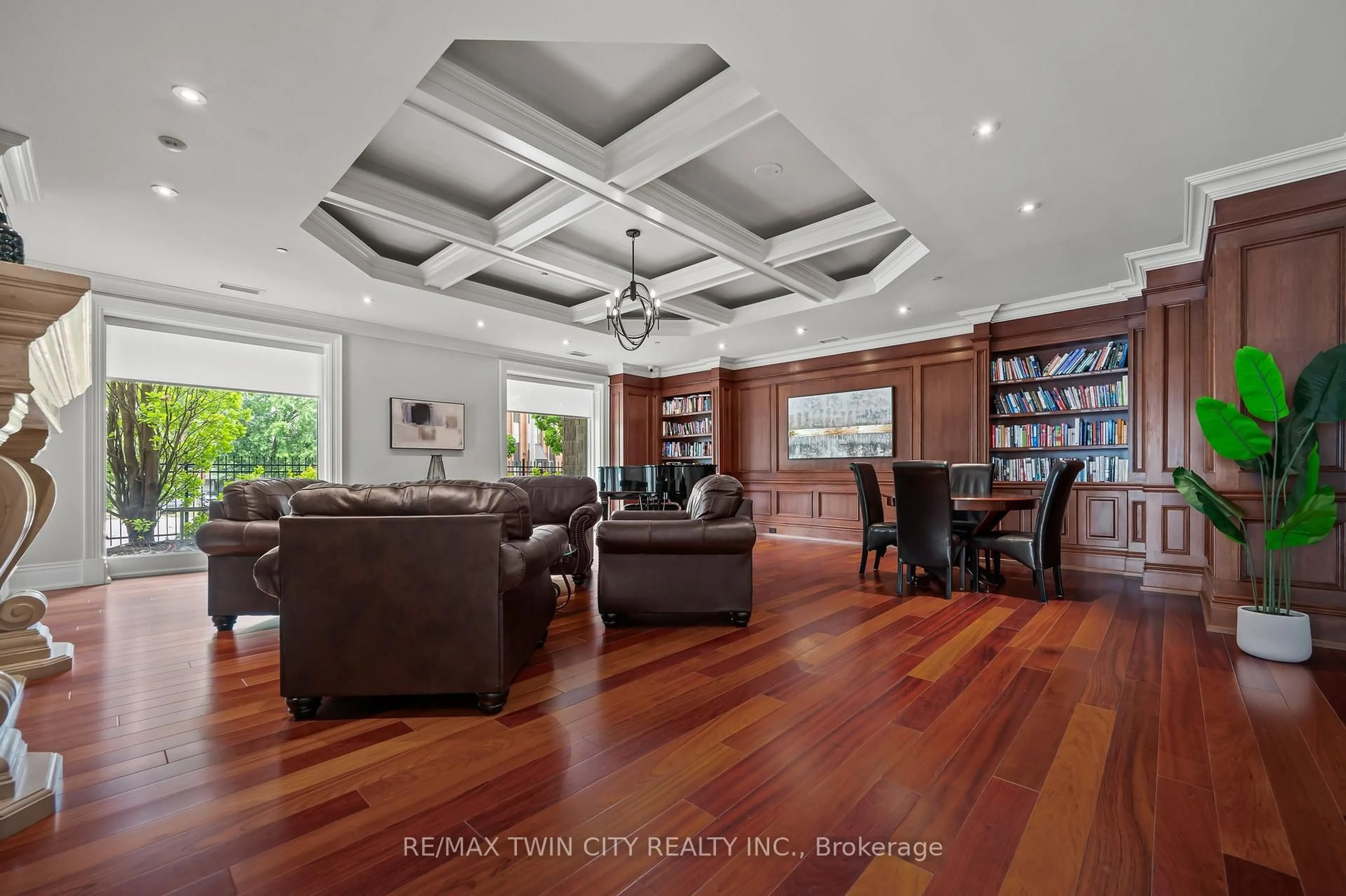 Unknown for 223 Erb St #704, Waterloo Ontario N2L 0B3