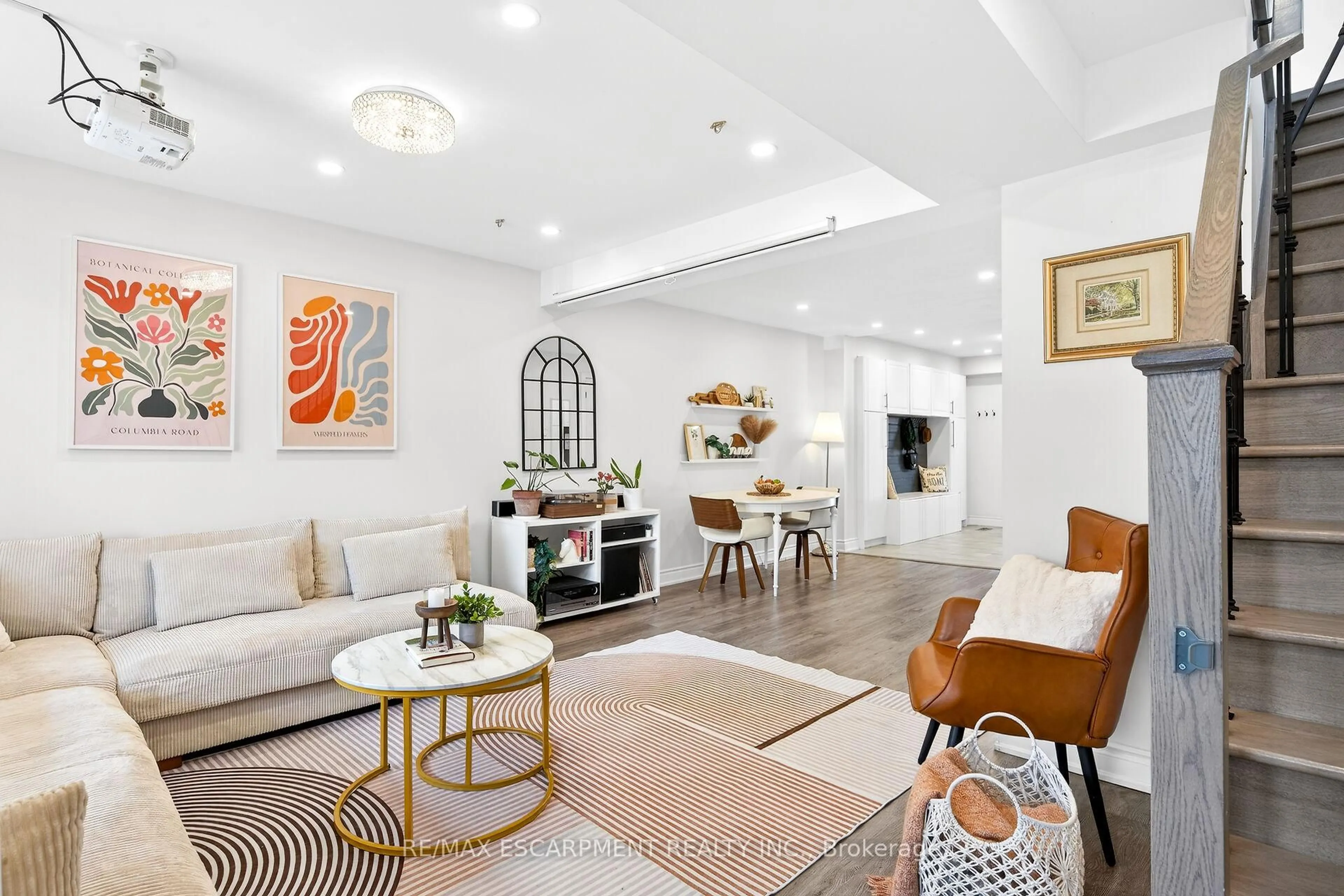 Living room with furniture, unknown for 133 Avondale St, Hamilton Ontario L8L 7B9