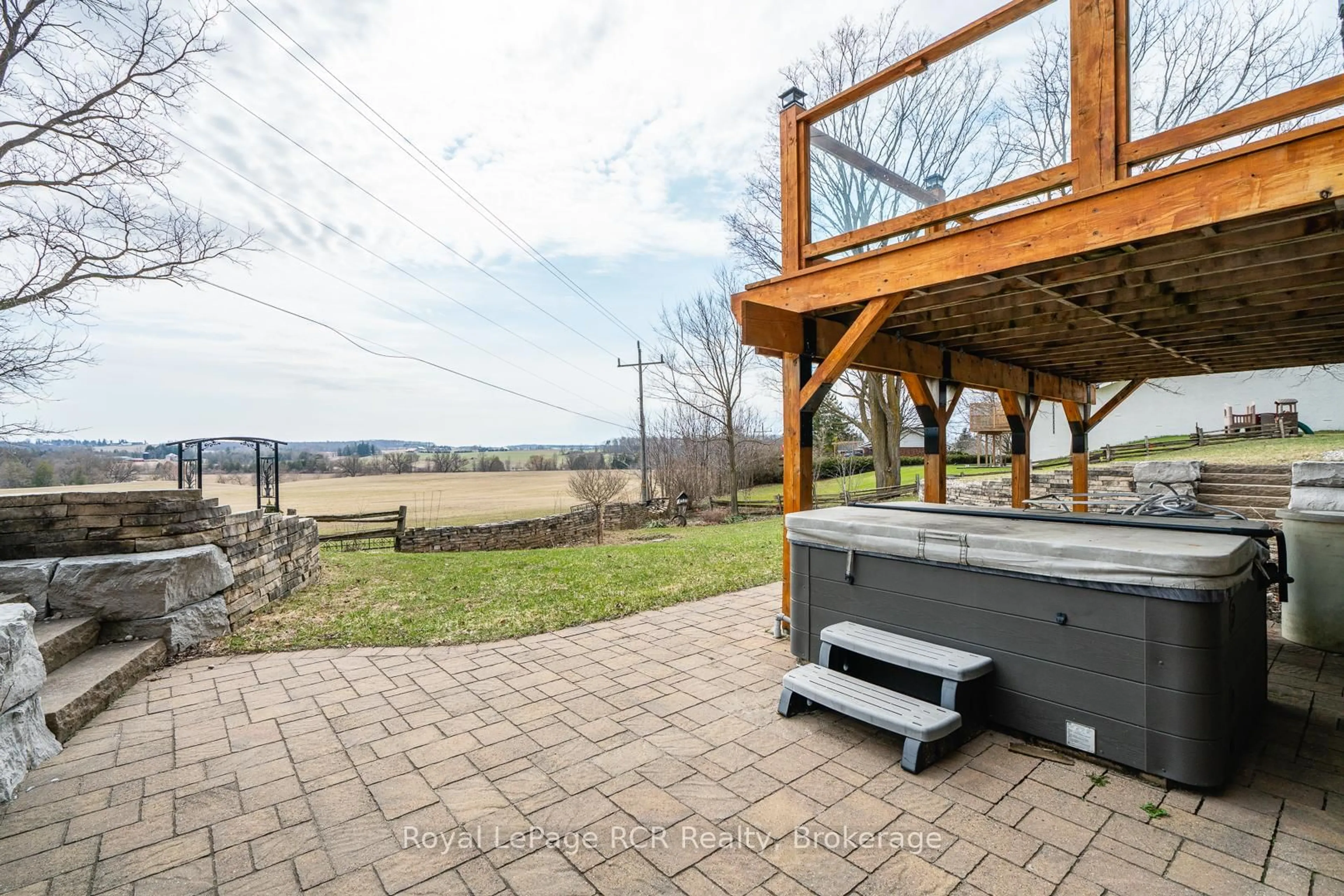 Patio, water/lake/river/ocean view for 136 4th Ave, Hanover Ontario N4N 2B3