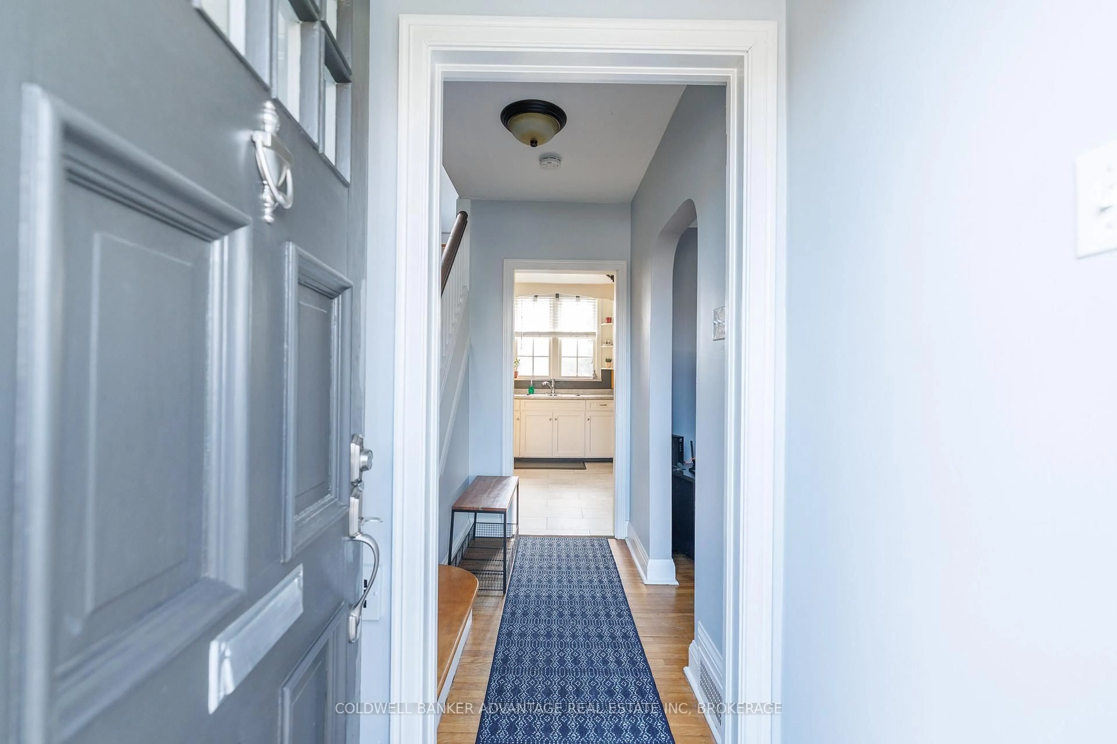 Indoor entryway for 6 BRUCE St, St. Catharines Ontario L2R 5S6