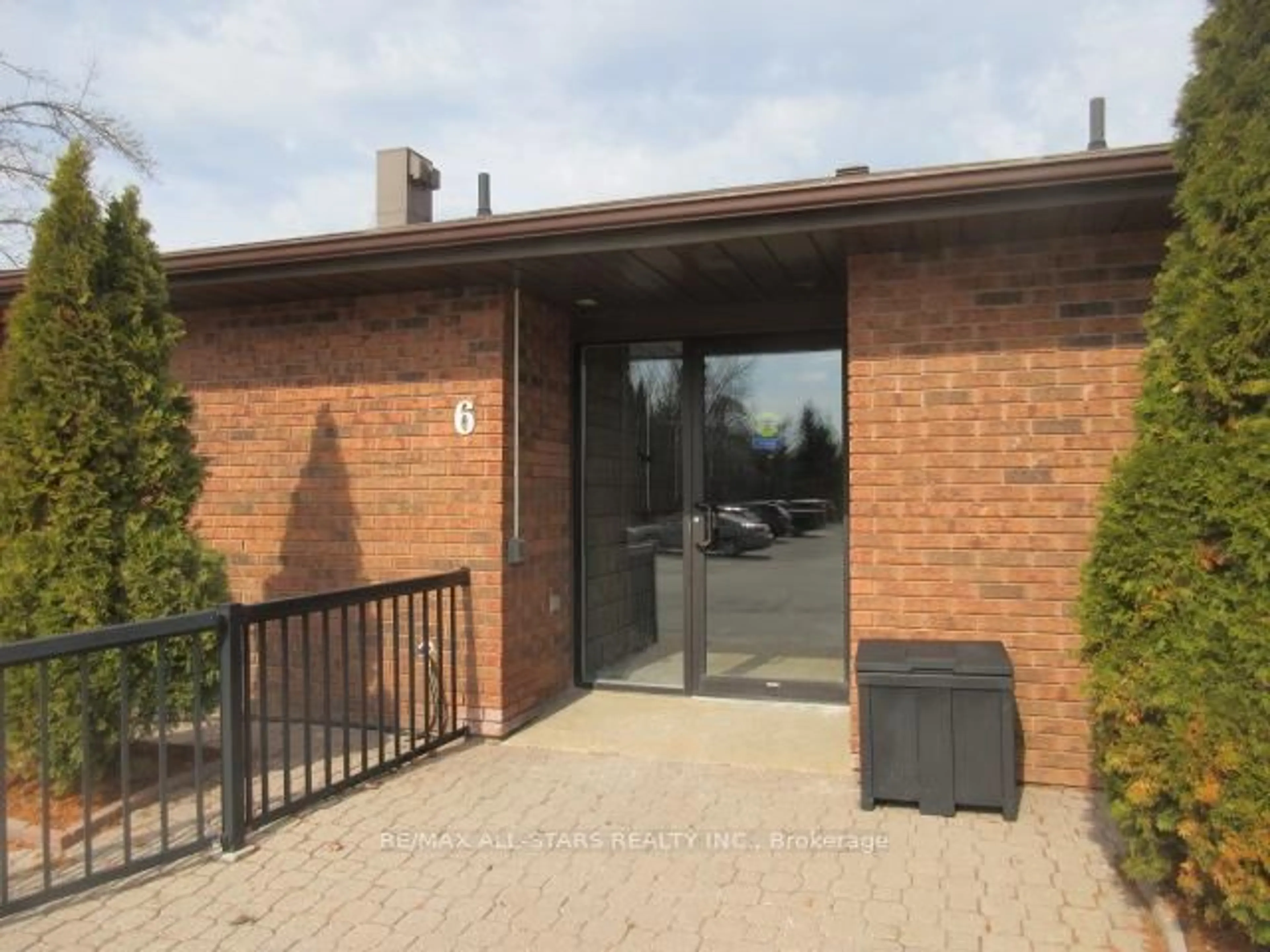 Unknown for 200 East St #602, Kawartha Lakes Ontario K0M 1A0