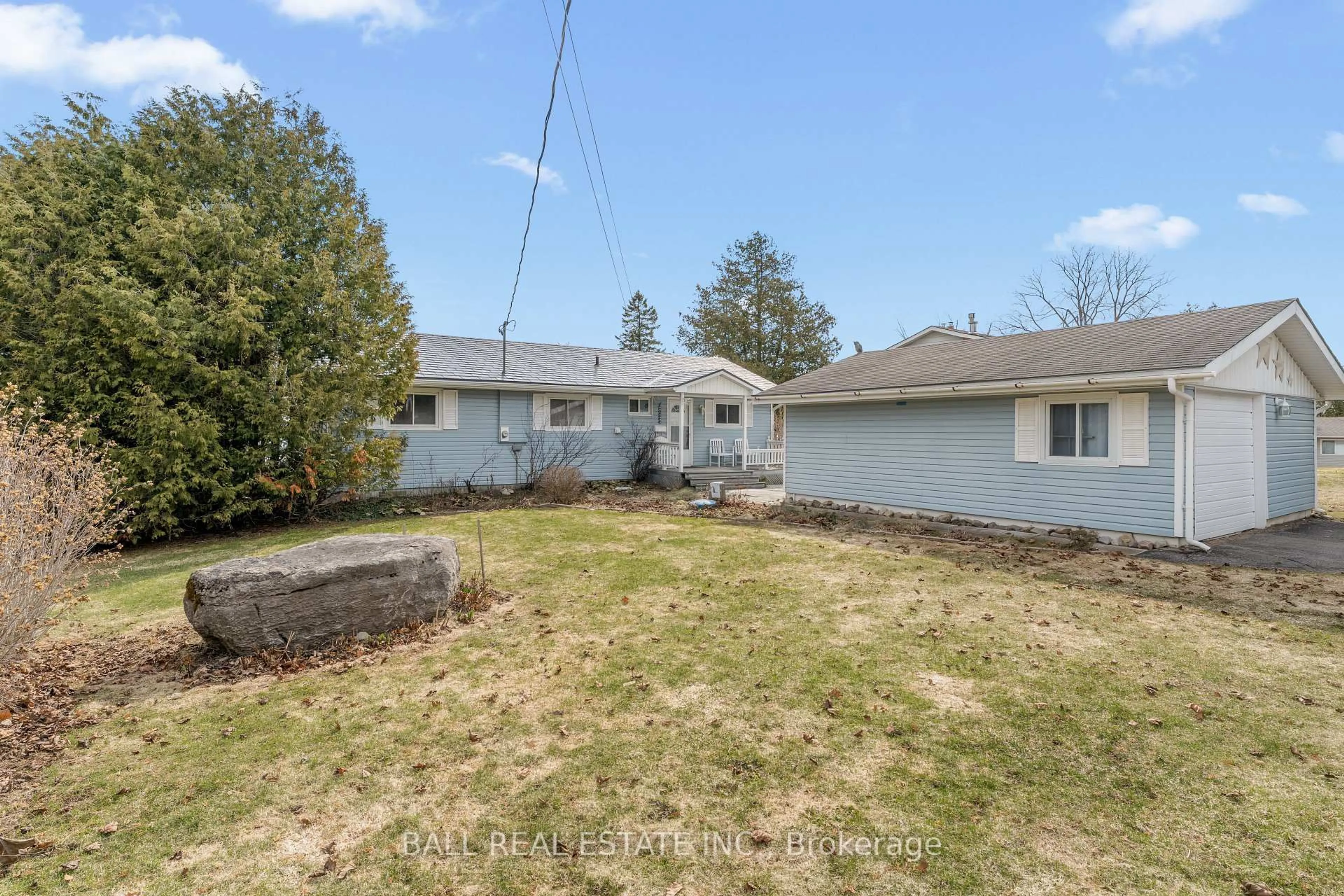 A pic from outside/outdoor area/front of a property/back of a property/a pic from drone, street for 11 Lakeview Cres, Kawartha Lakes Ontario K0M 1A0