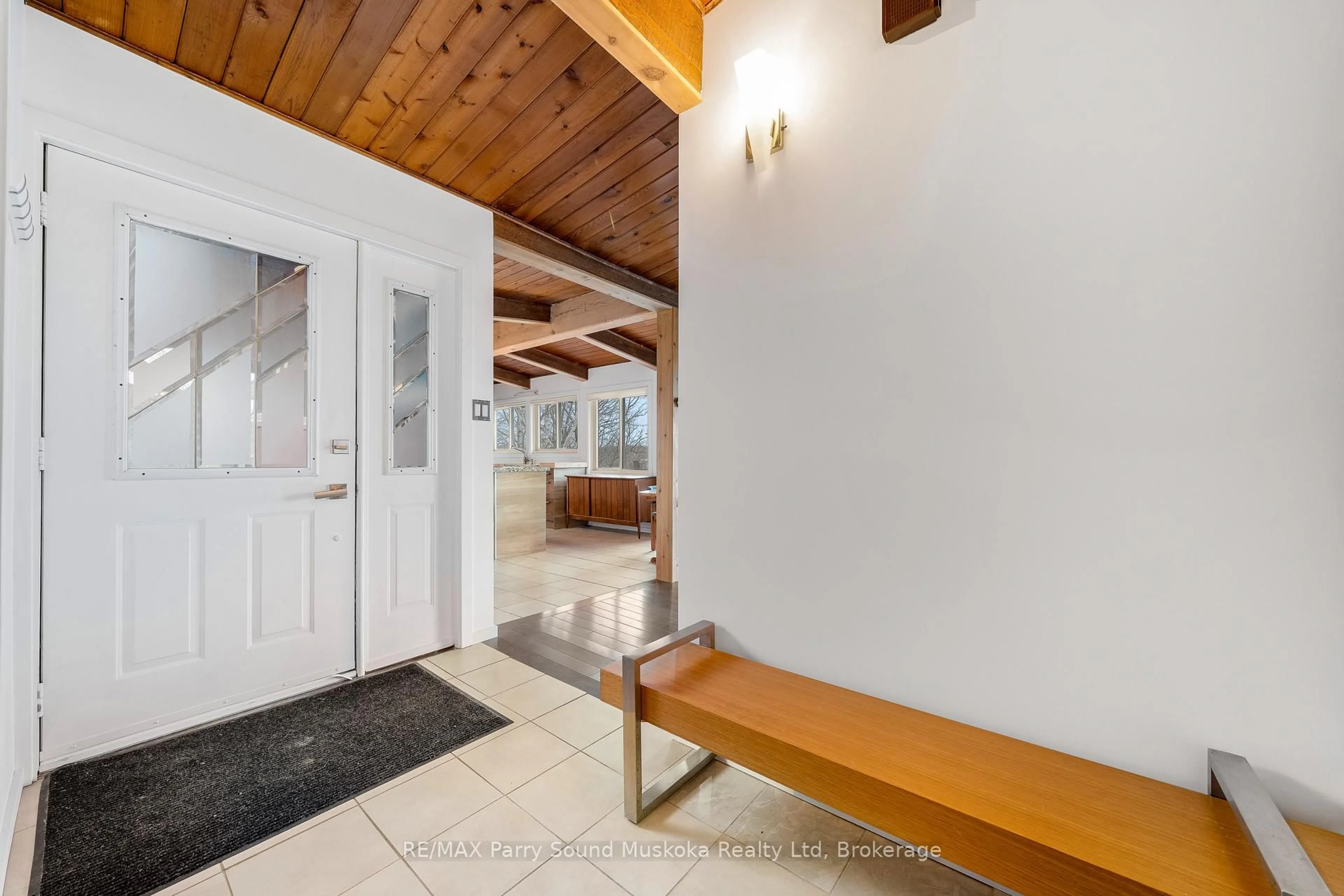 Indoor foyer for 8 Sunset Ave, Parry Sound Ontario P2A 1A5