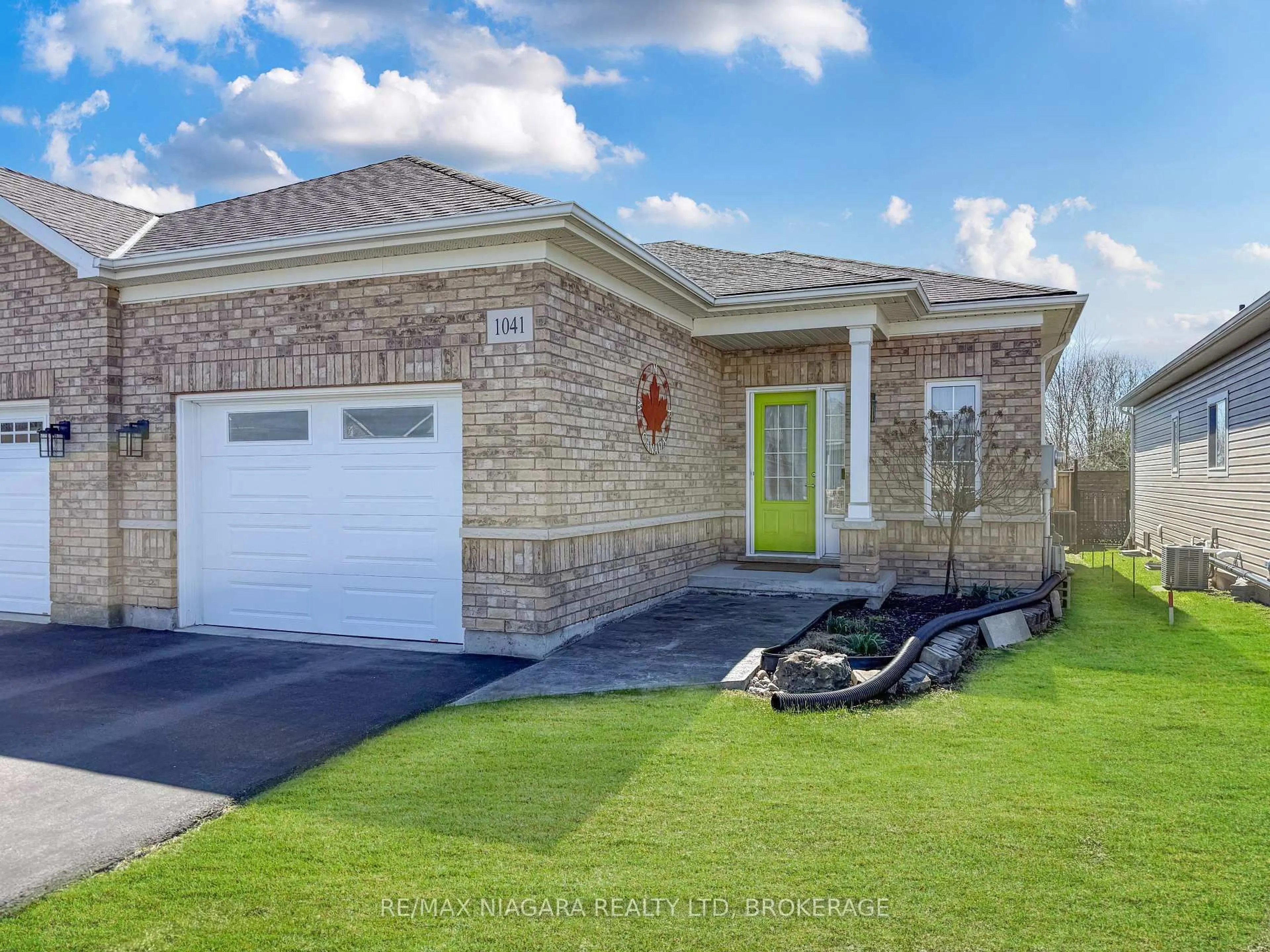 Home with brick exterior material, street for 1041 Meadowood St, Fort Erie Ontario L2A 5B9