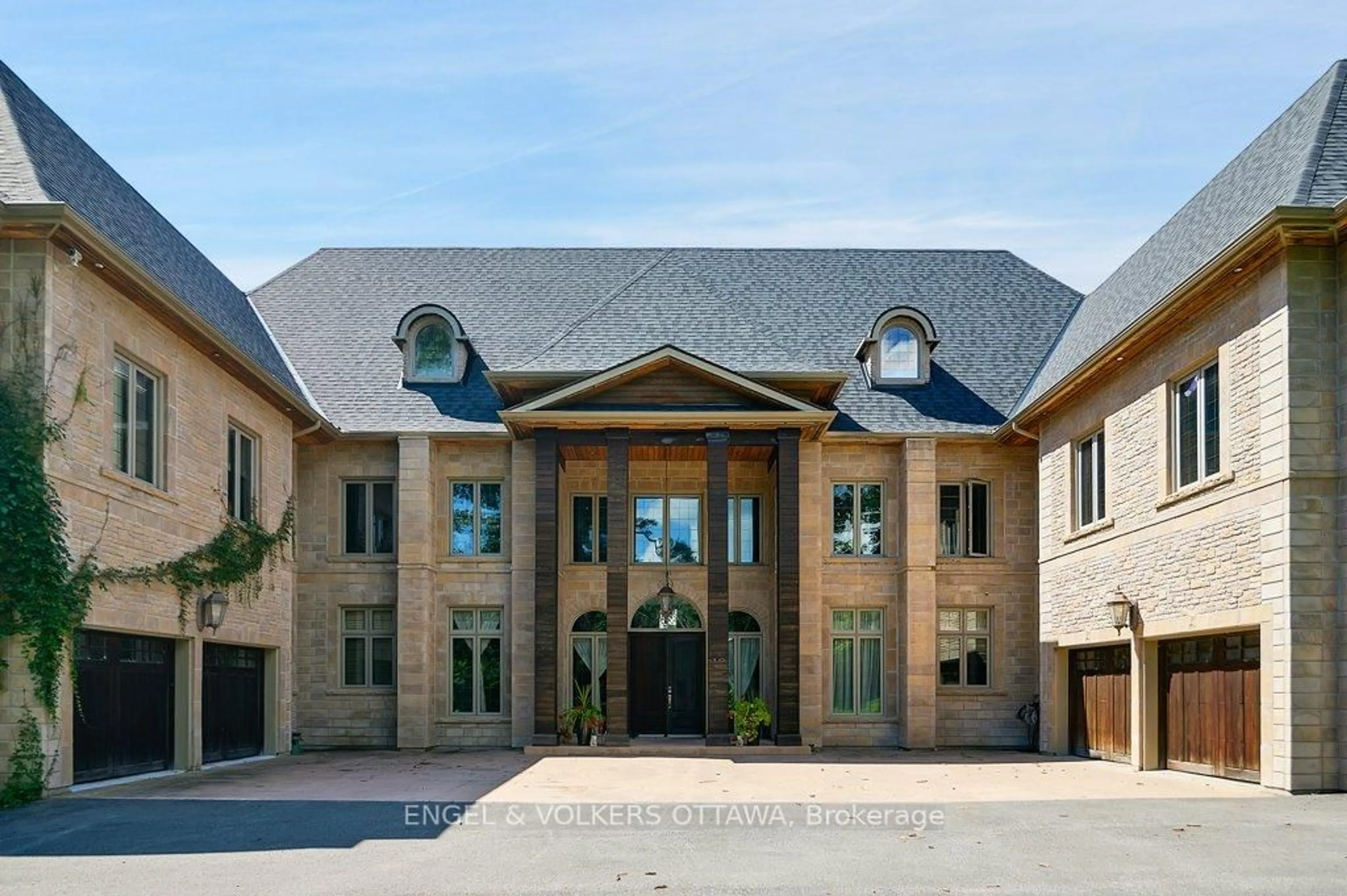 Home with brick exterior material, building for 2892 Presquile Rd, Alfred and Plantagenet Ontario K0B 1J0