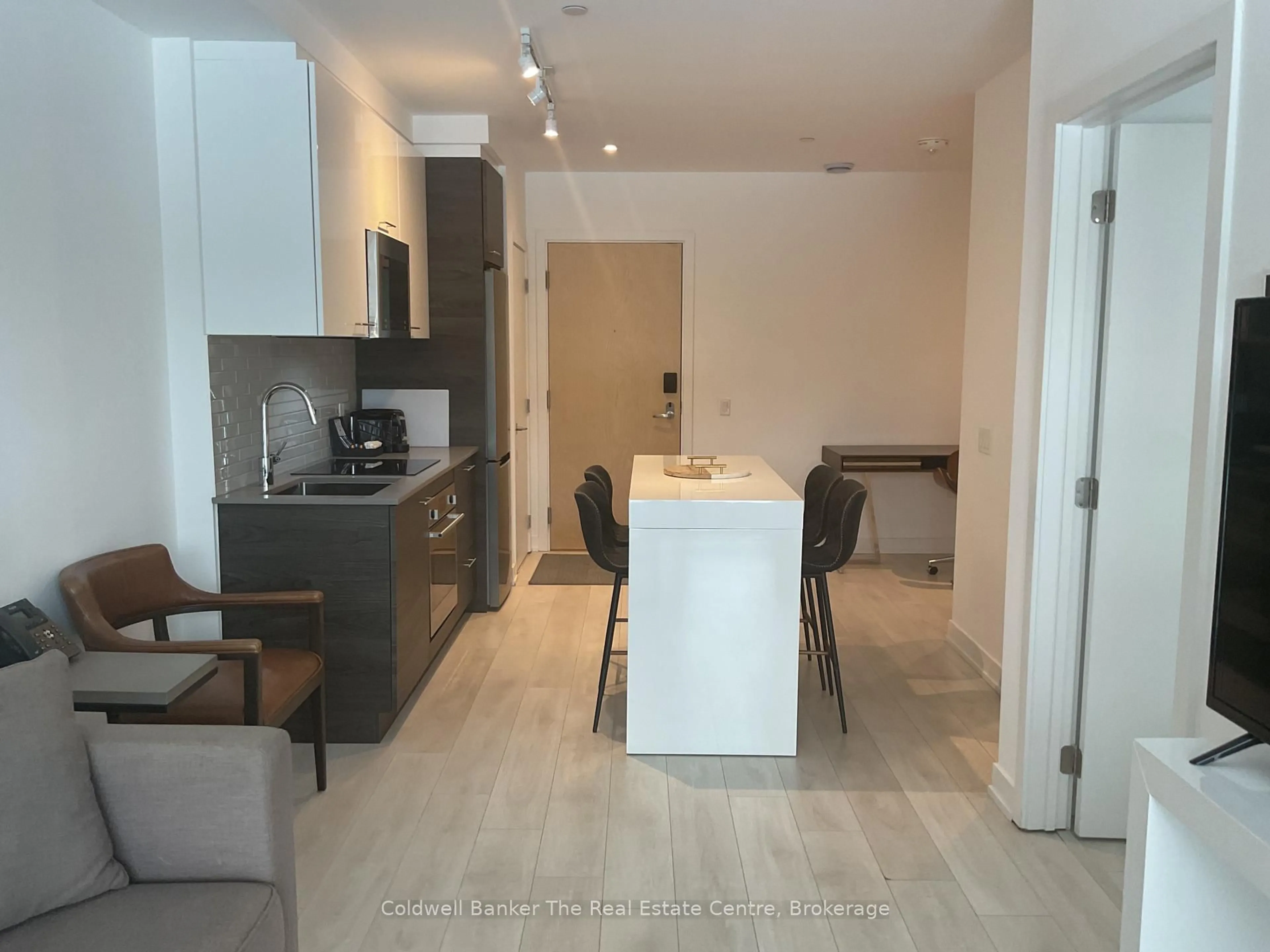 Open concept kitchen, unknown for 120 Carrick Tr #305, Gravenhurst Ontario P1P 0B6