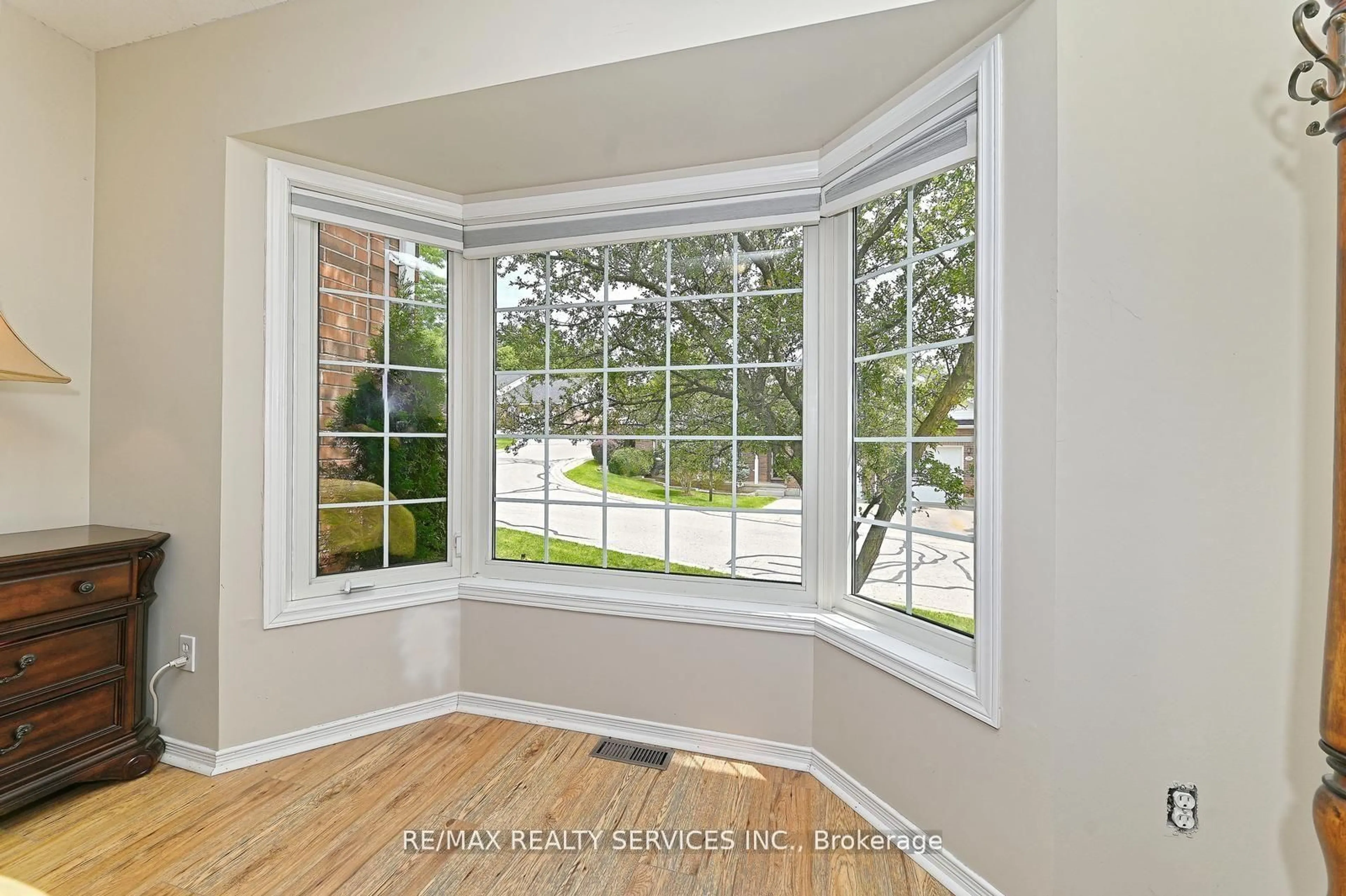 Unknown for 1077 Hamilton Rd #31, London East Ontario N5W 6G3