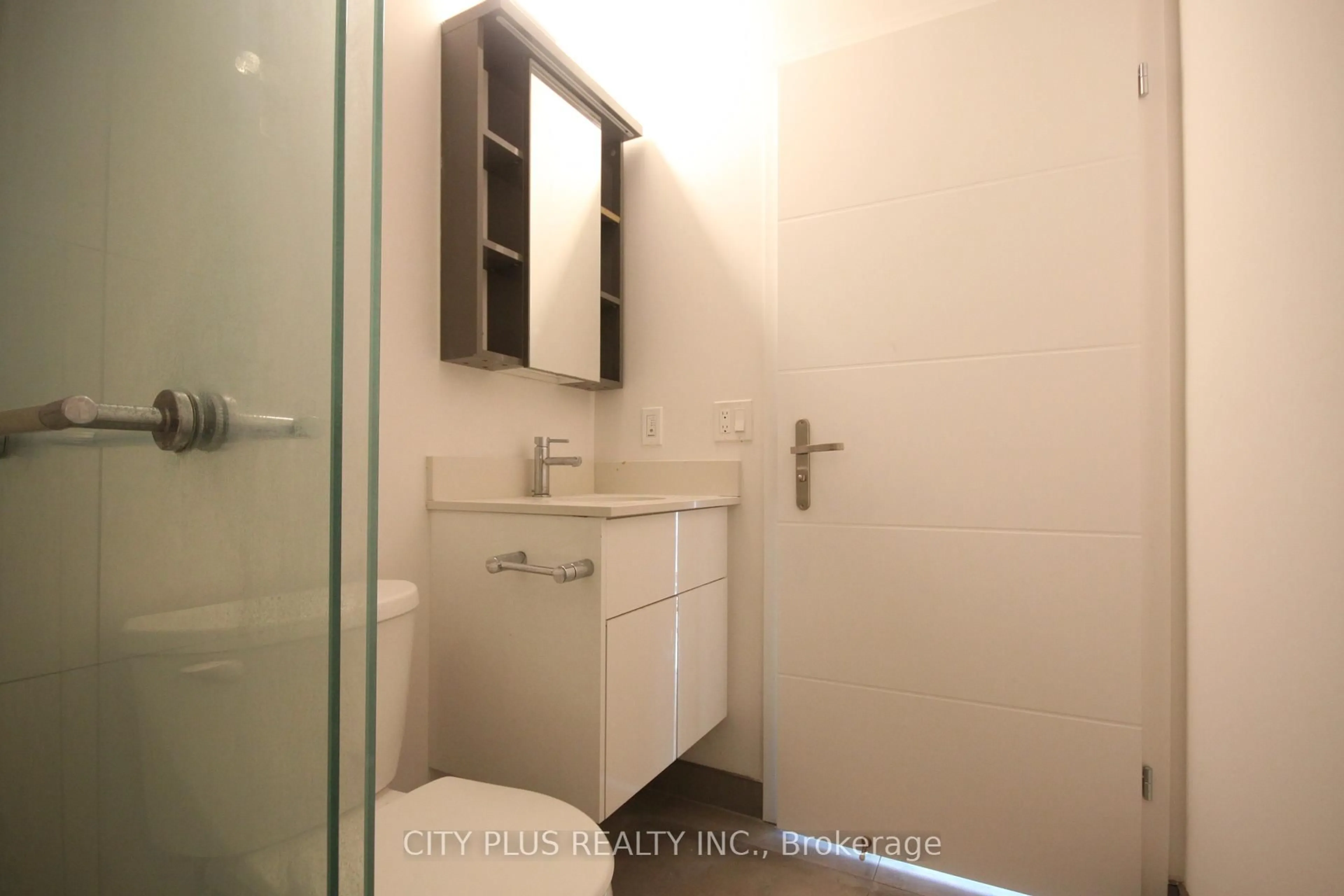 Standard bathroom, unknown for 60 Frederick St #1009, Kitchener Ontario N2H 0C7