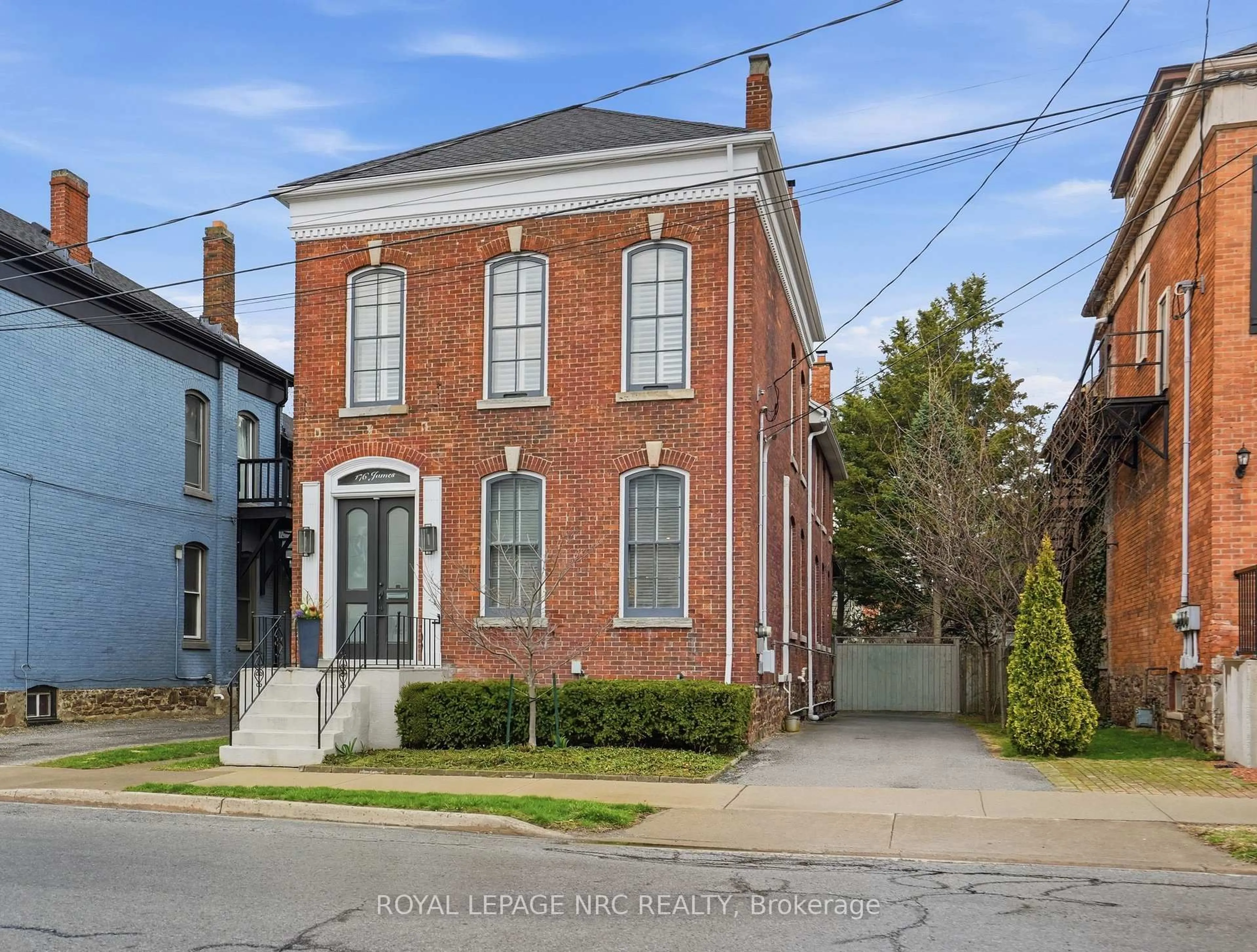 Home with brick exterior material, street for 176 James St, St. Catharines Ontario L2R 5C5