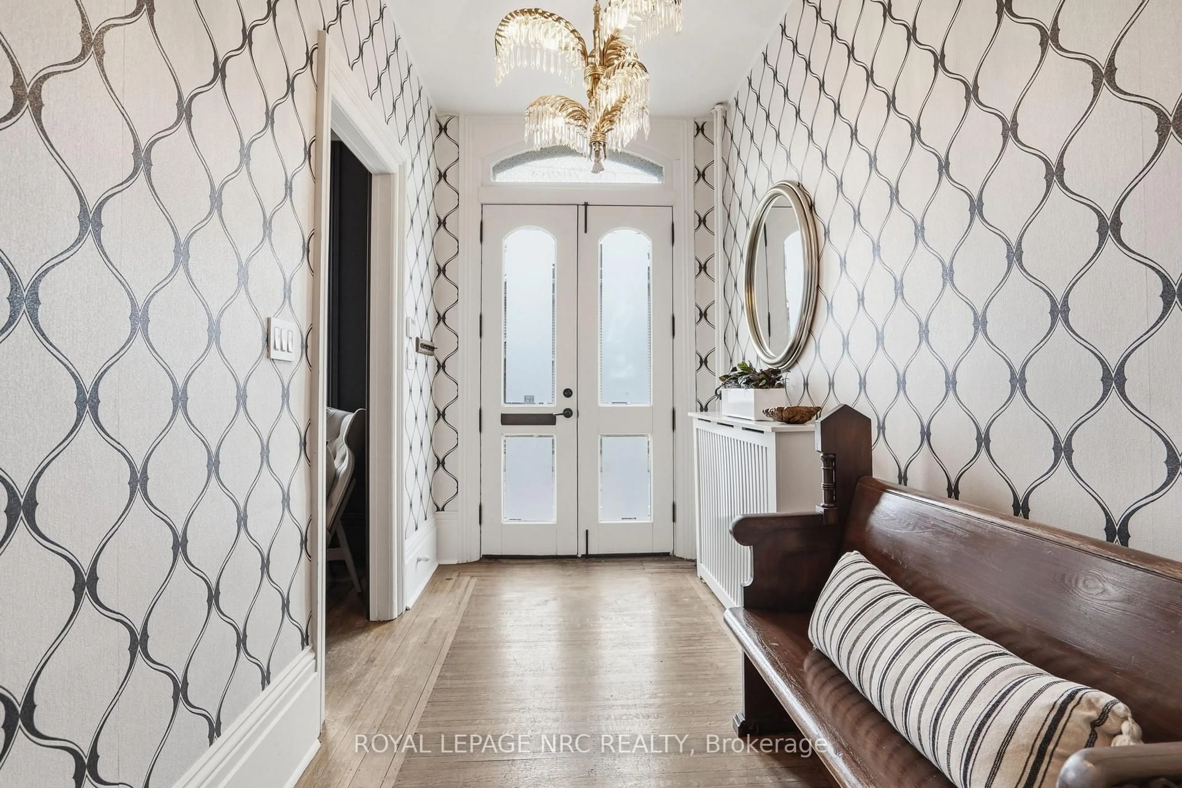 Indoor entryway for 176 James St, St. Catharines Ontario L2R 5C5