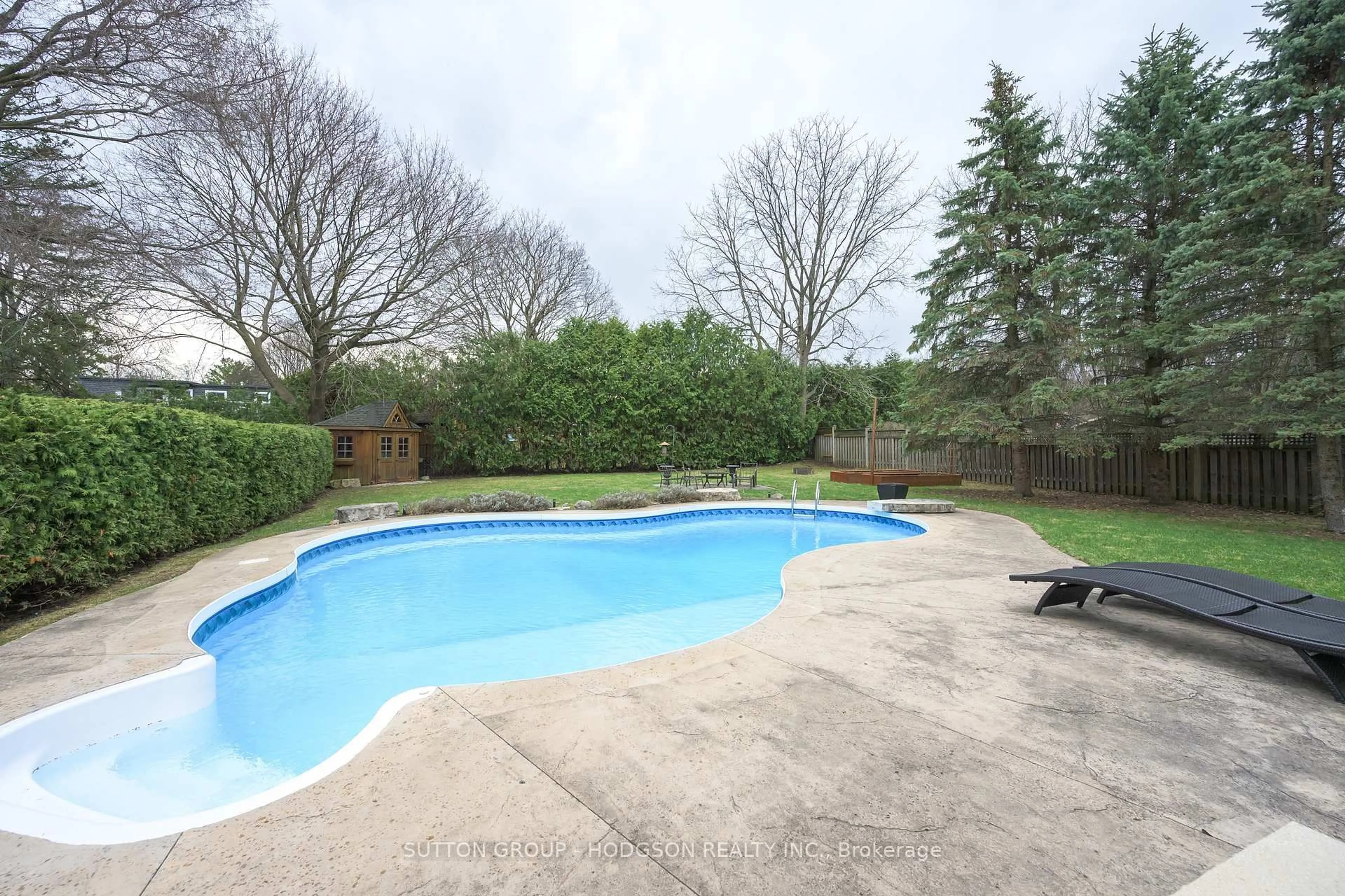 Pool for 903 Manchester Rd, London North Ontario N6H 5H3