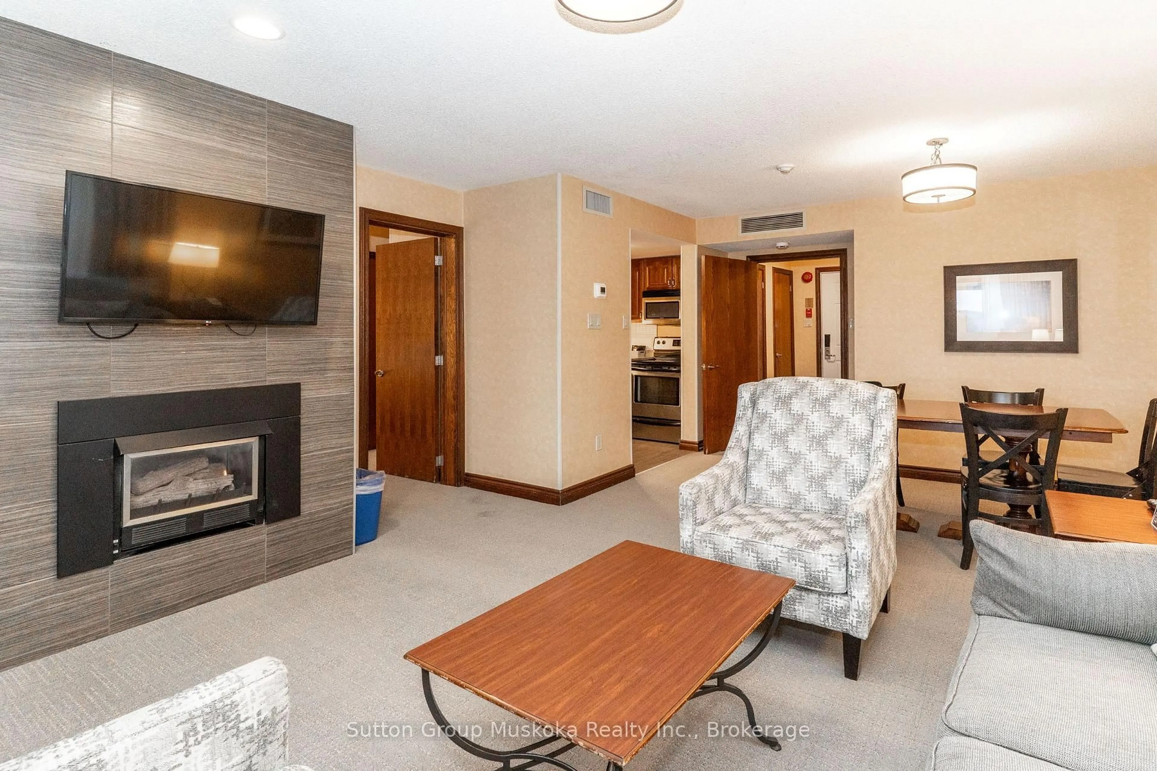 Unknown for 31-101 The Greens Dr, Huntsville Ontario P1H 2E8