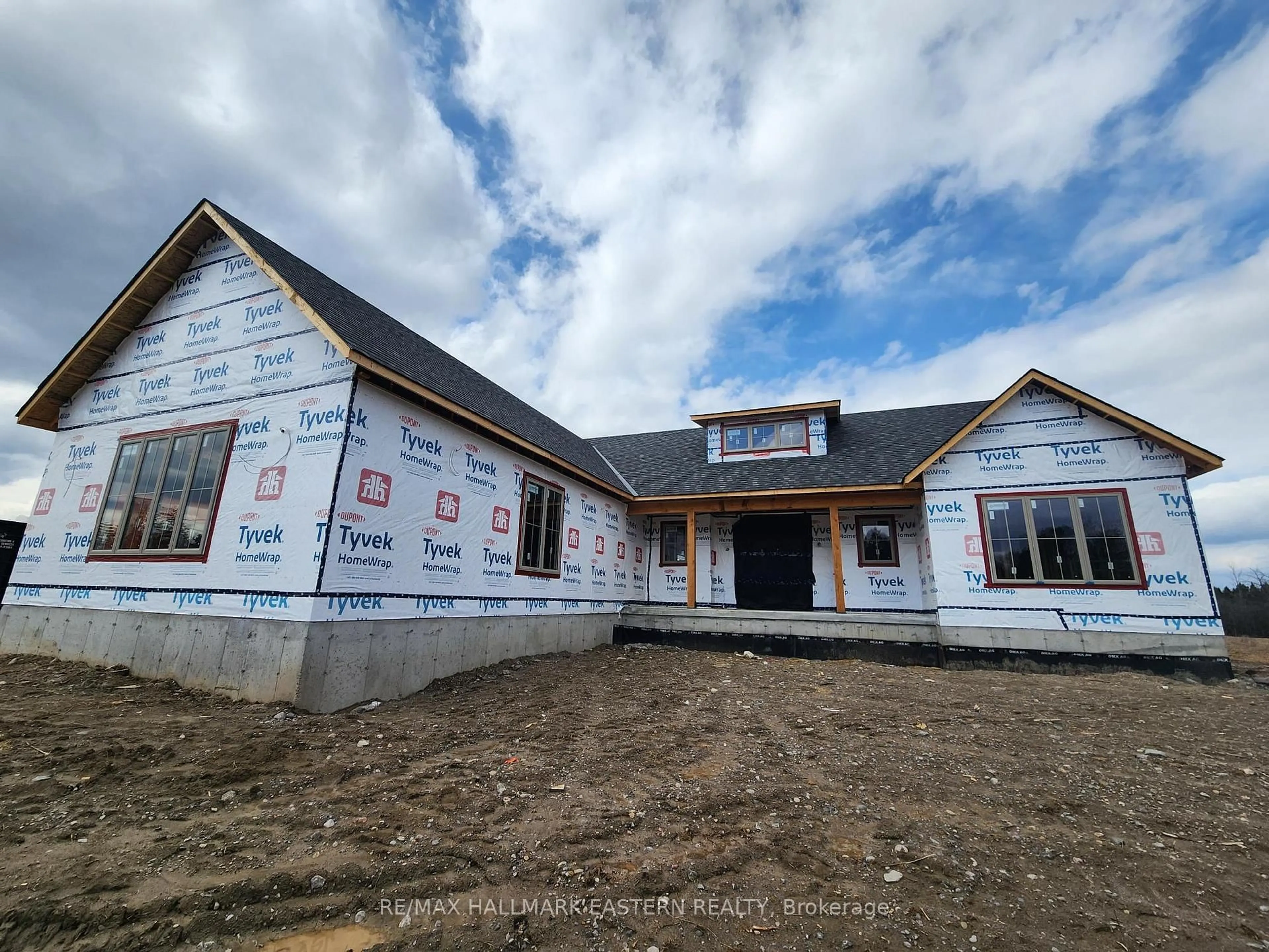Home with vinyl exterior material, building for 44 Almeara Dr, Otonabee-South Monaghan Ontario K9J 6Y3