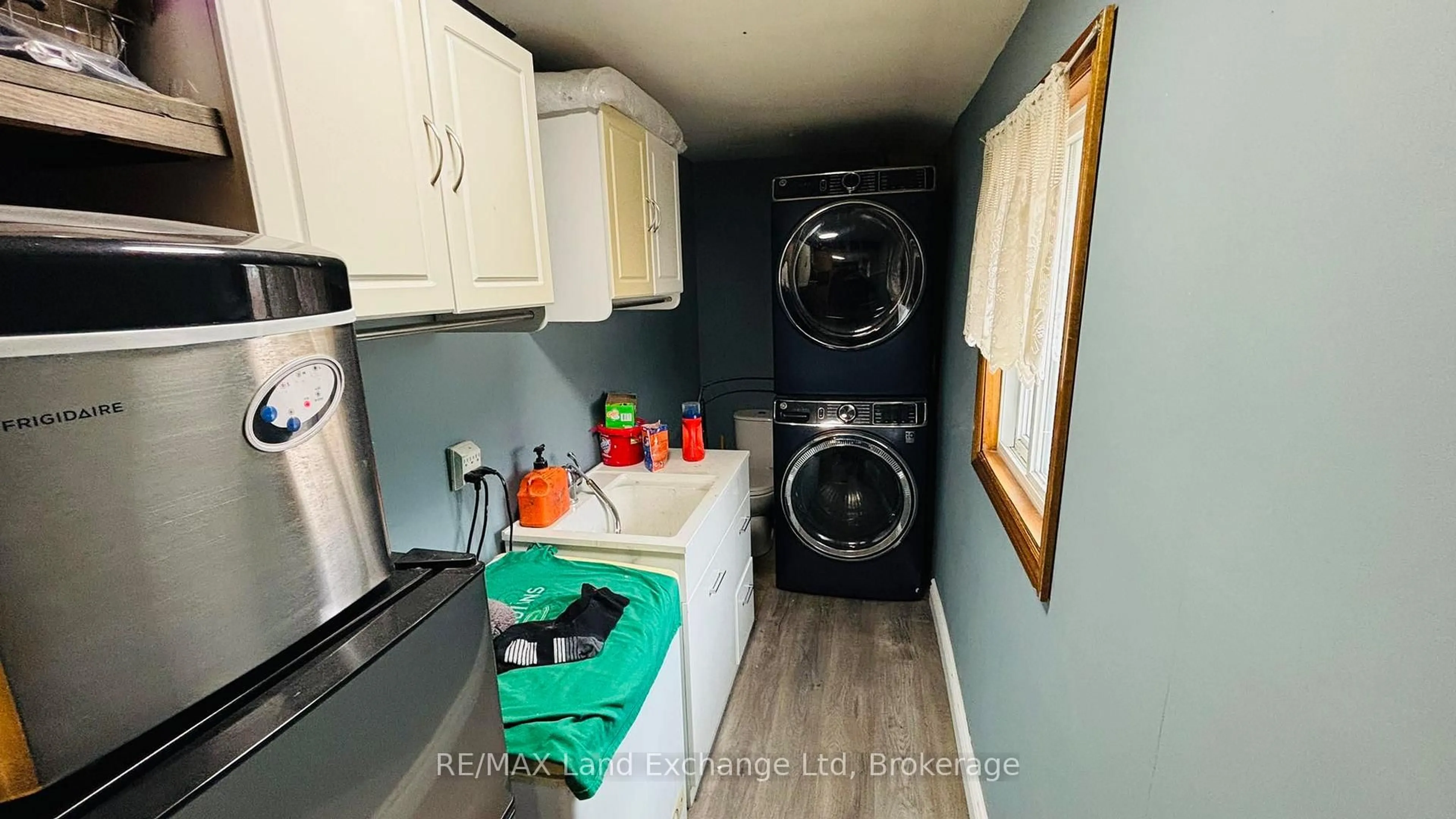 Laundry room for 1041 Main St, Howick Ontario N0G 2X0