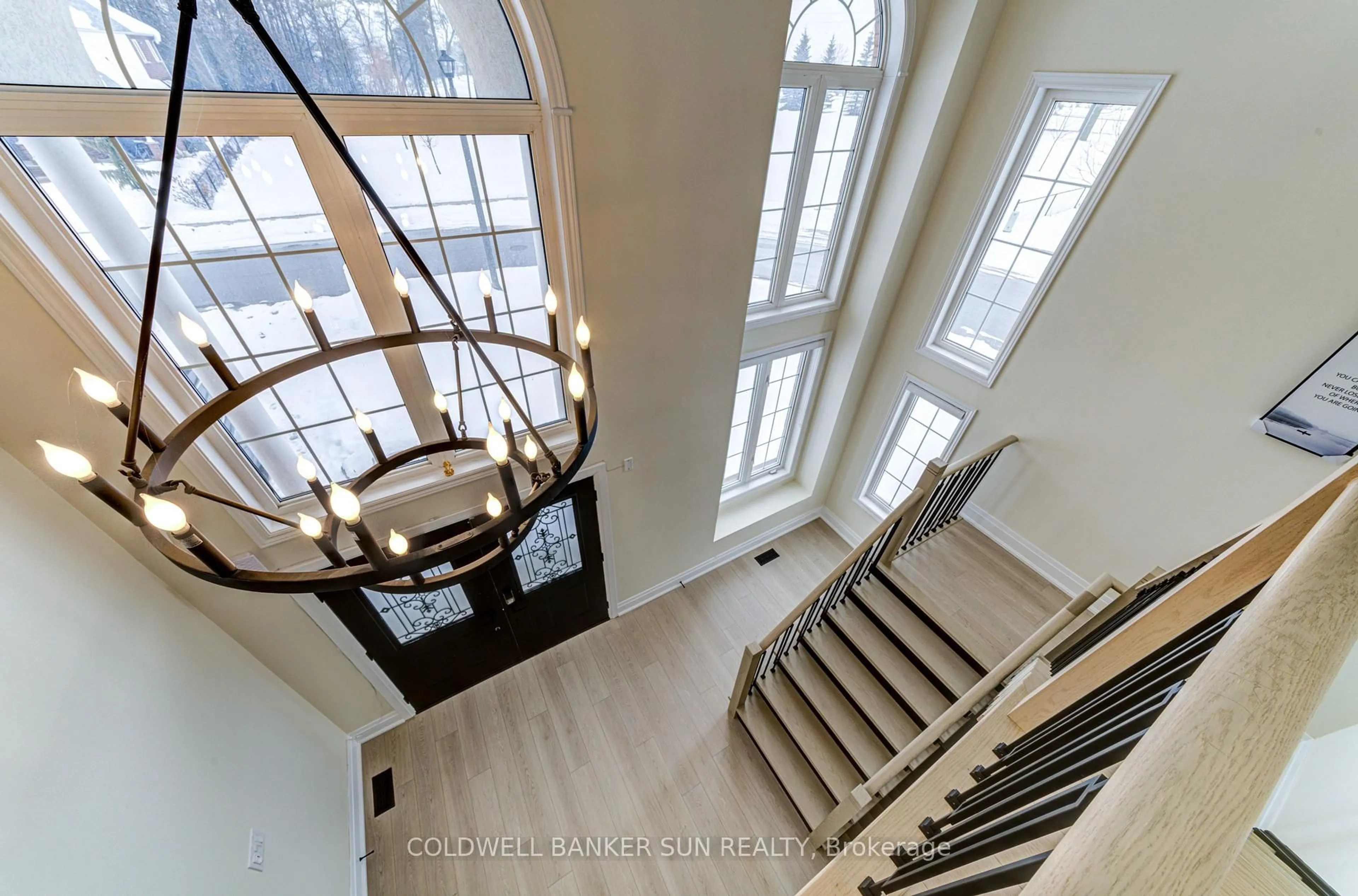 Indoor foyer for 33 Ellis Cres, Kawartha Lakes Ontario K9V 0A5