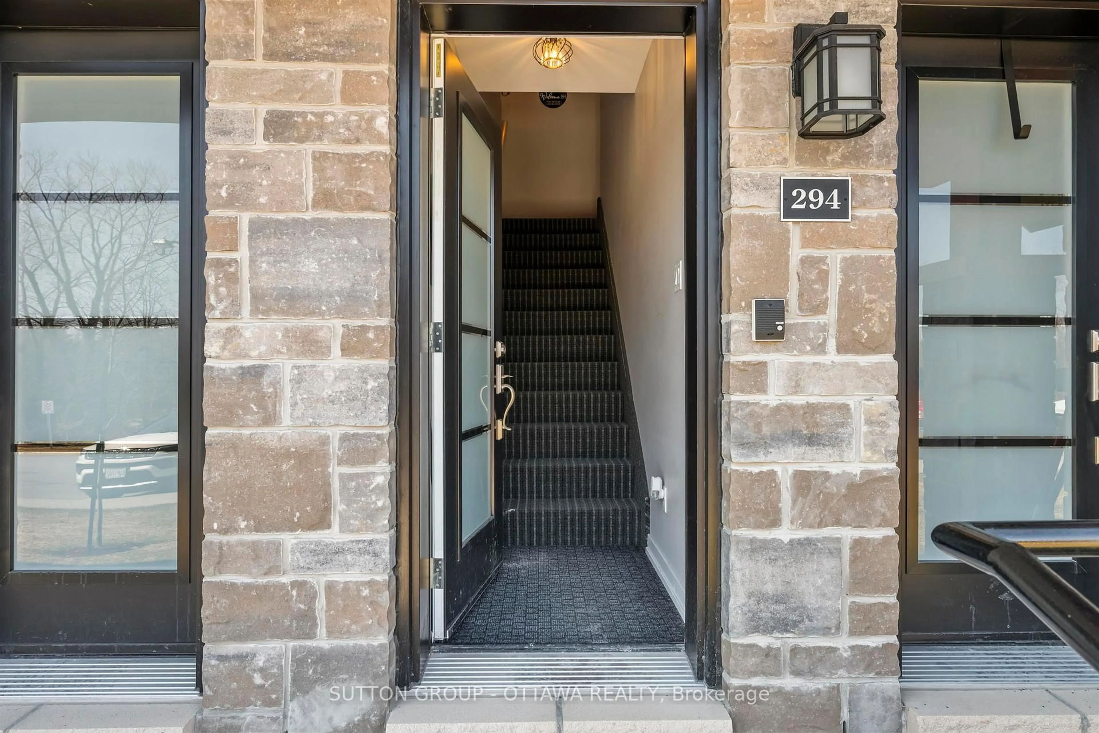 Indoor foyer for 308 Masters Lane #294, Clarence-Rockland Ontario N1A 2W1