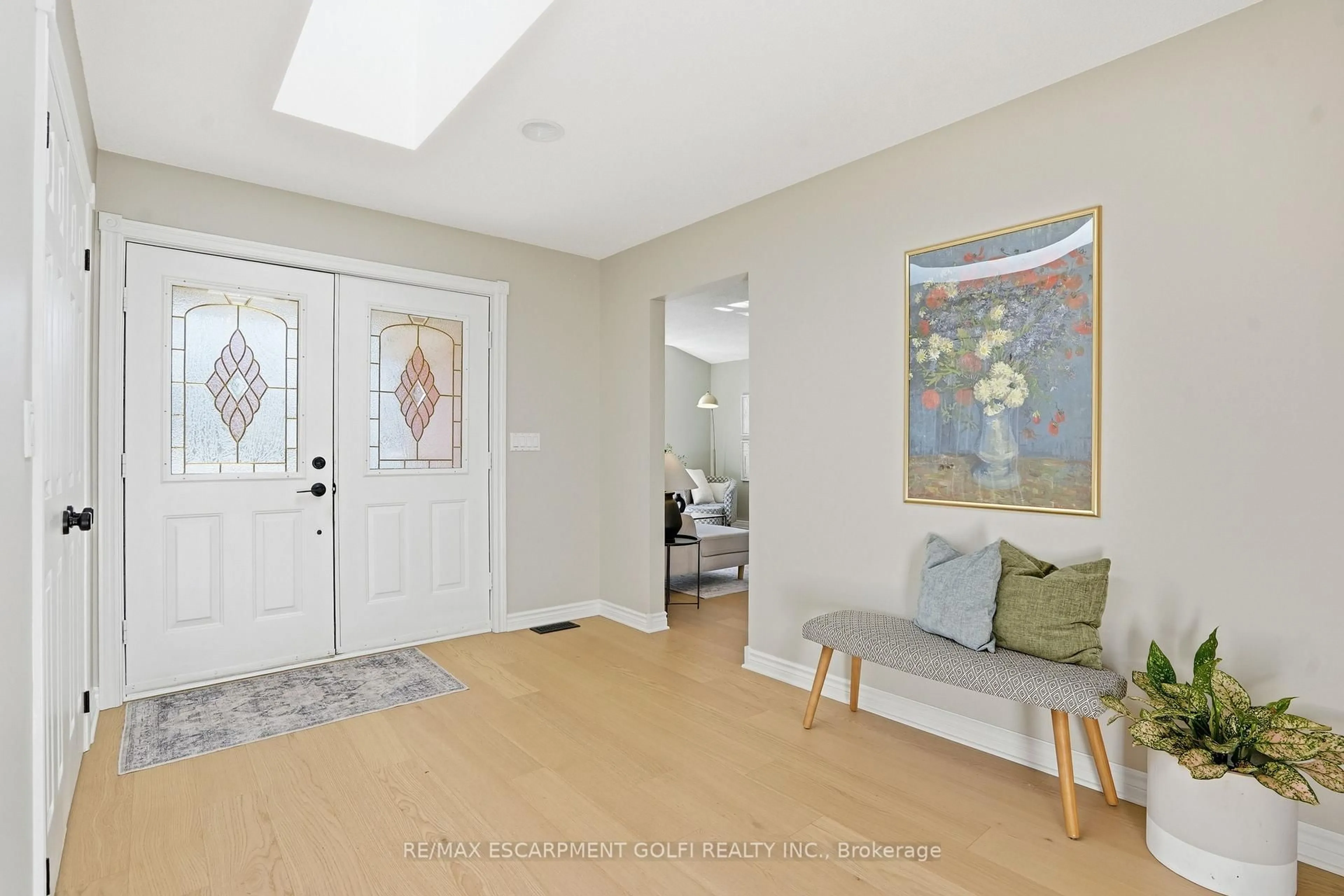 Indoor entryway for 181 Lawrence Lane, Pelham Ontario L0S 1E4