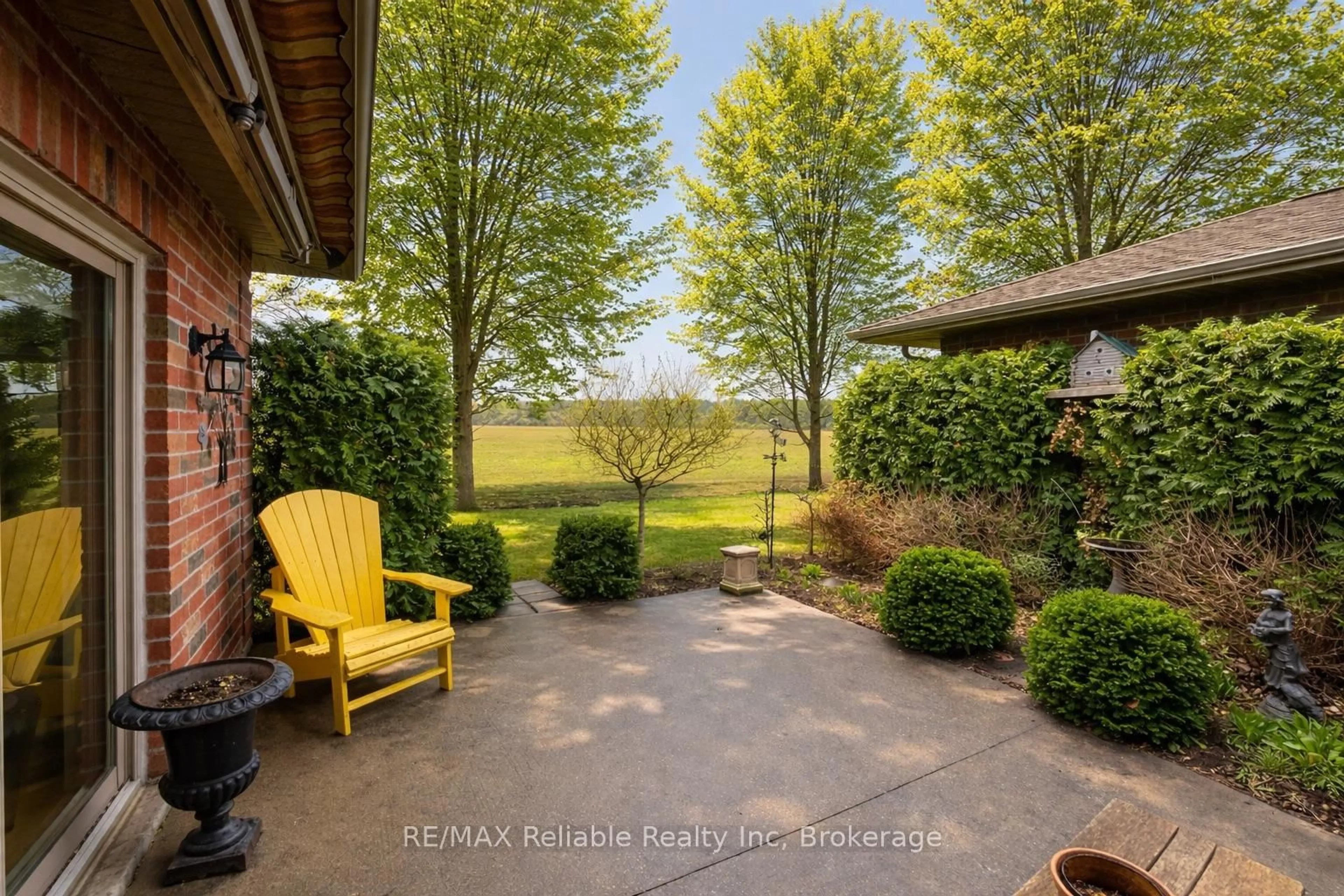 Patio, water/lake/river/ocean view for 24 BAYFIELD MEWS Lane, Bluewater Ontario N0M 1G0