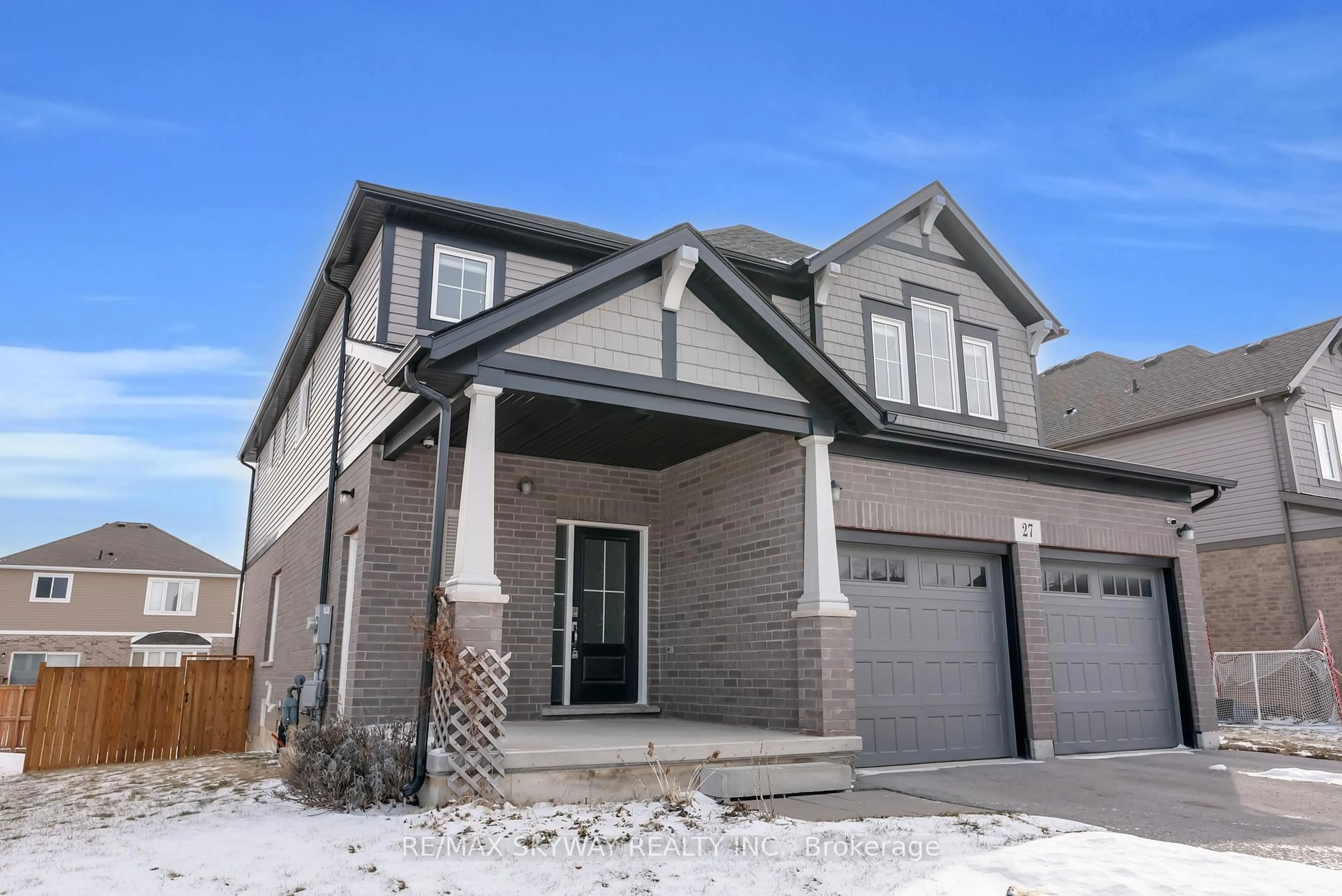 Home with brick exterior material, street for 27 Monarch St, Welland Ontario L3C 0E6