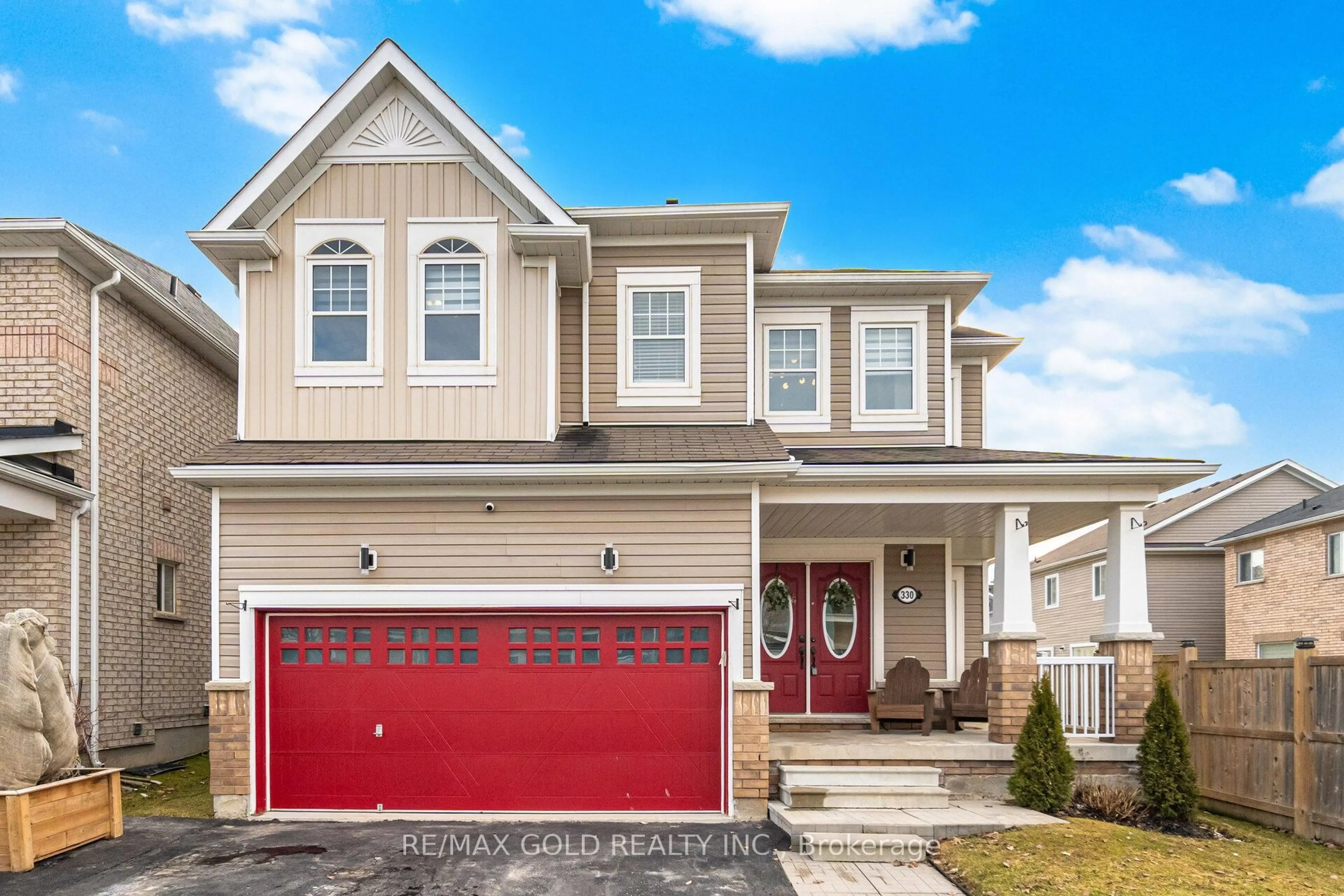 Home with vinyl exterior material, street for 330 Wallace St, Shelburne Ontario L9V 2S2