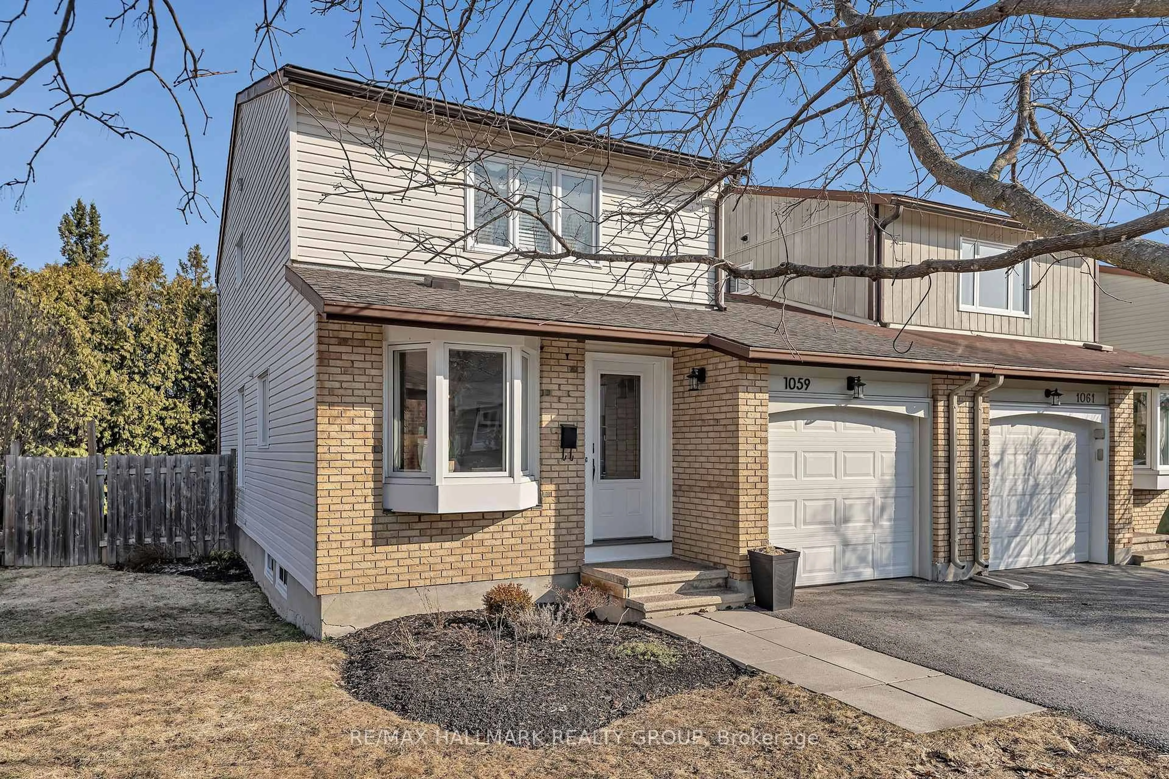 Unknown for 1059 Avignon Crt, Ottawa Ontario K1C 2N4