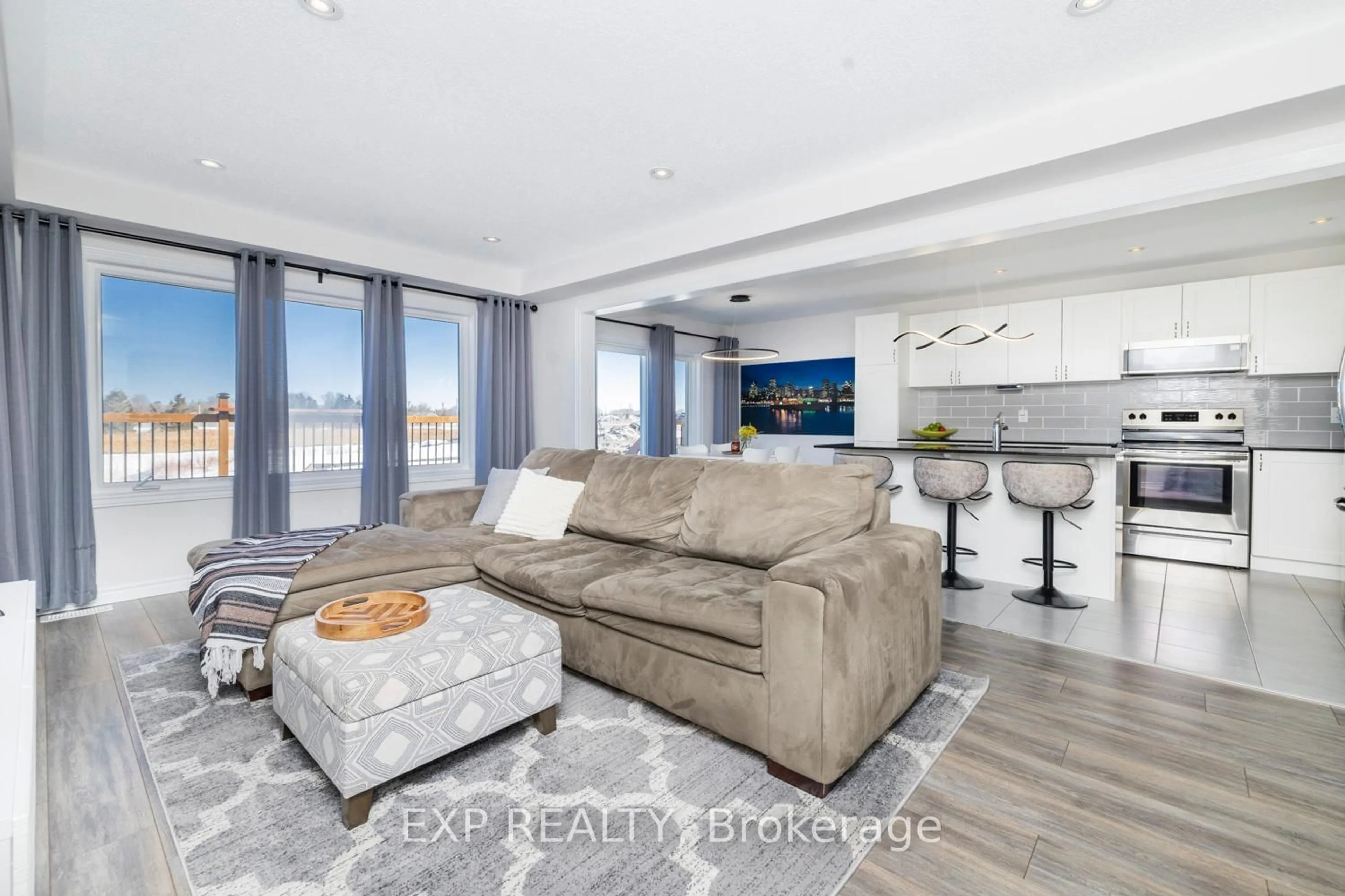 Living room with furniture, unknown for 161 Cranesbill Rd, Ottawa Ontario K2V 0J4