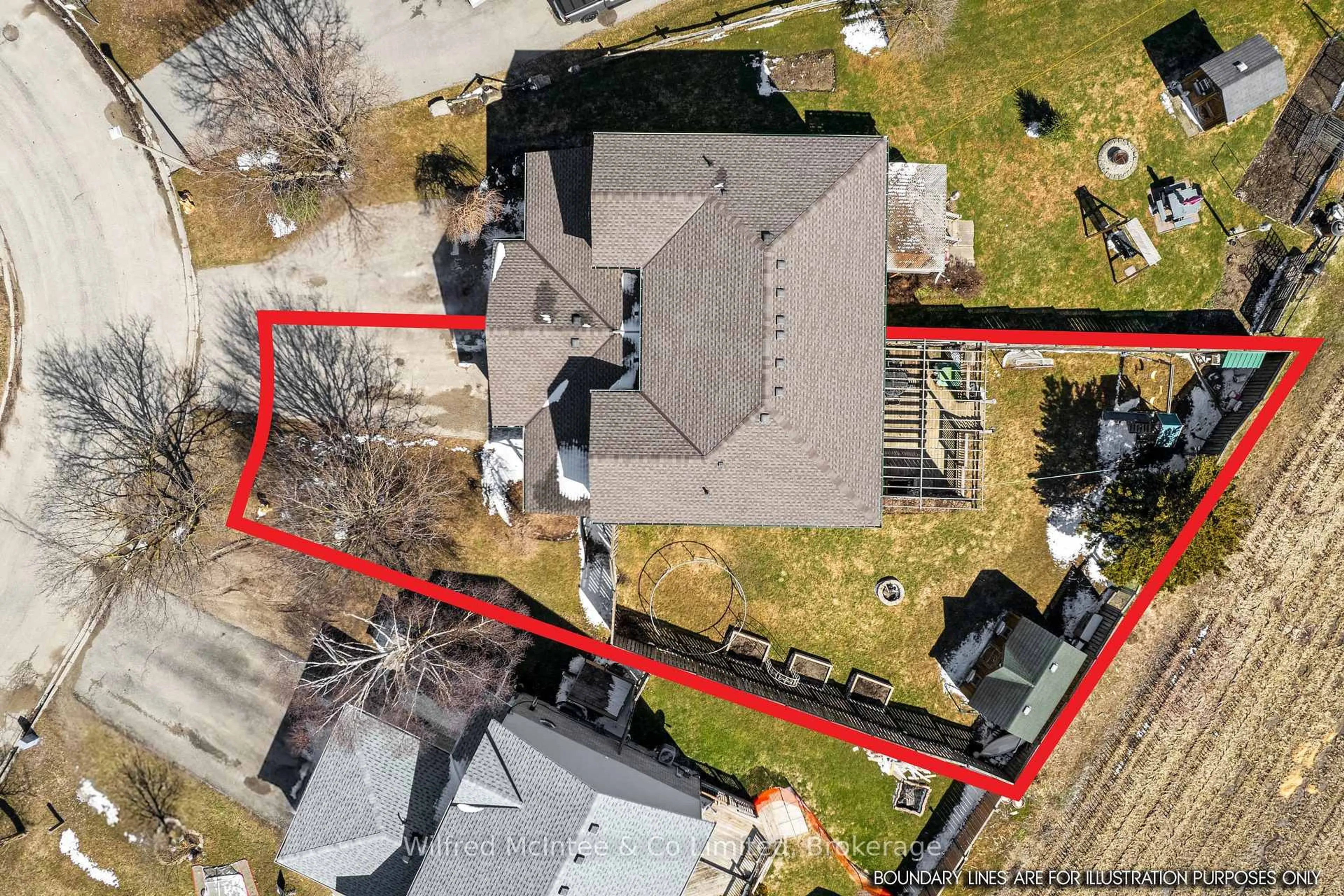A pic from outside/outdoor area/front of a property/back of a property/a pic from drone, street for 59 Dales Dr, Mapleton Ontario N0G 1P0